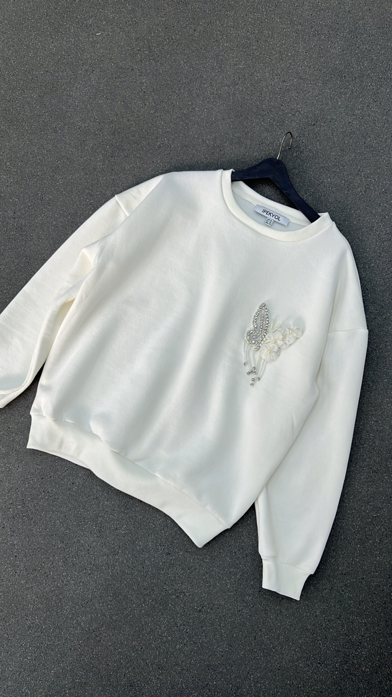 İPK Beyaz Butterfly Taş İşlemeli Tasarım Sweatshirt