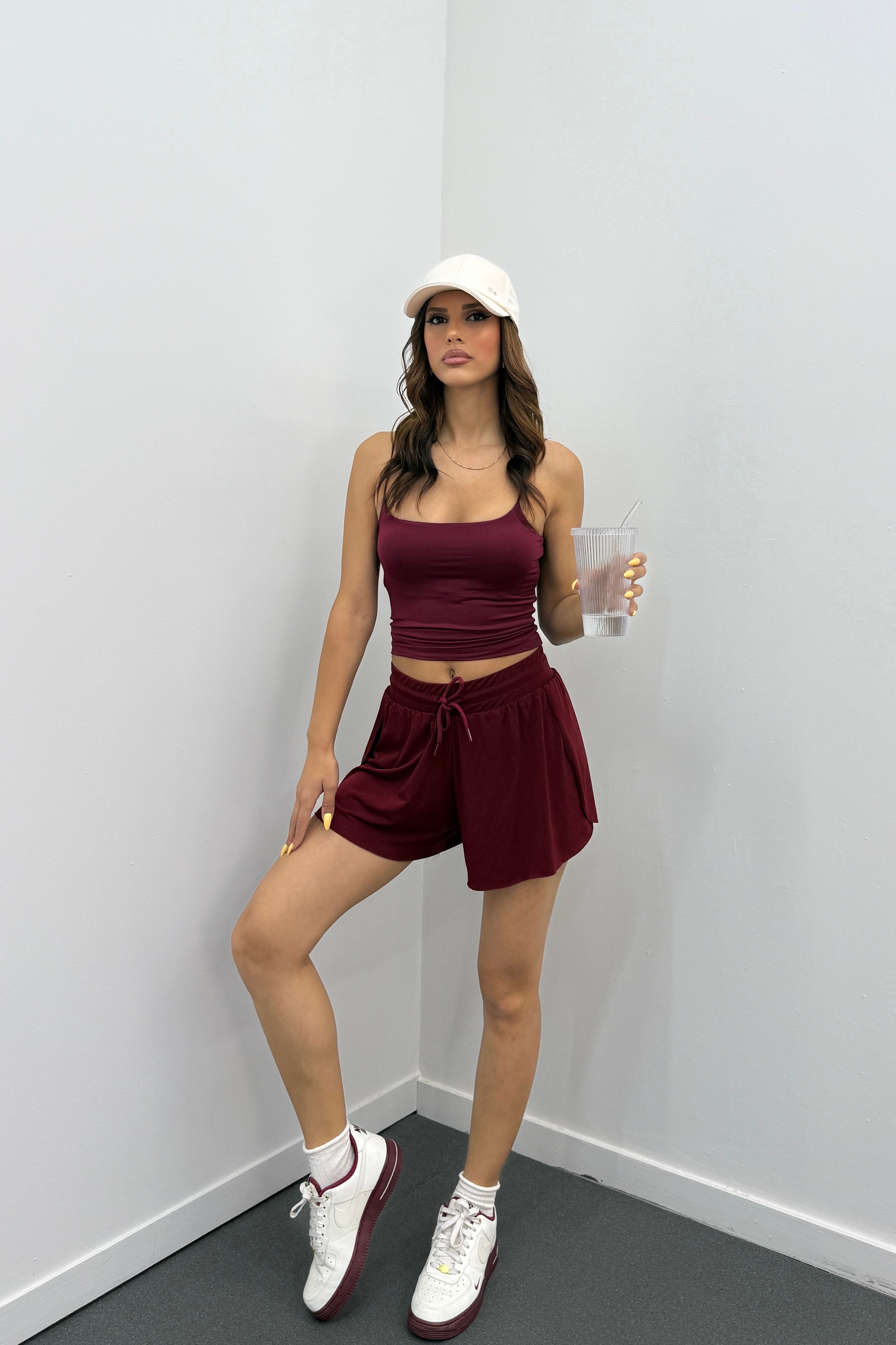 Helis Bordo Mini Dökümlü Şort
