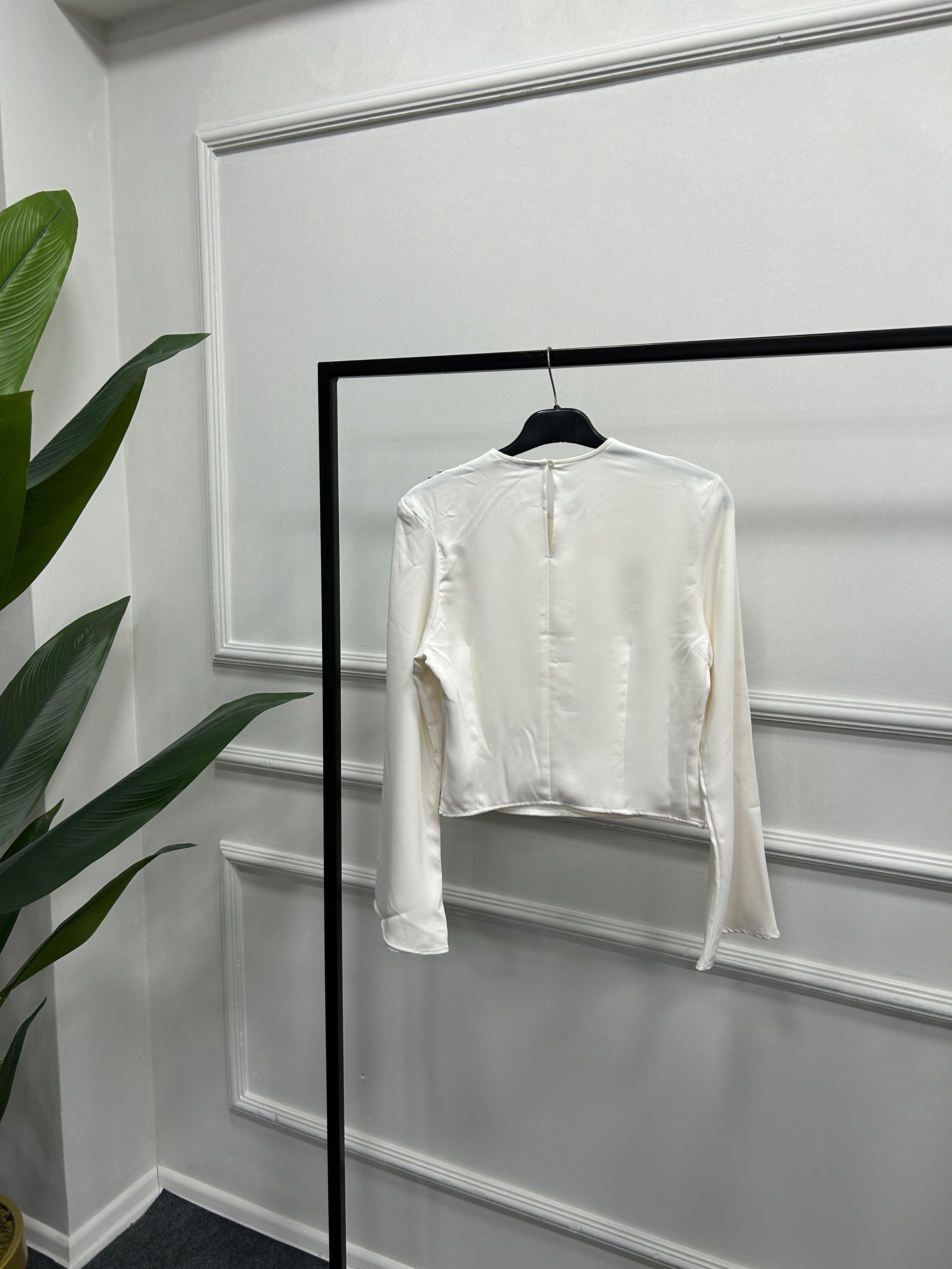 ZR Broş Detaylı Bluz DFL