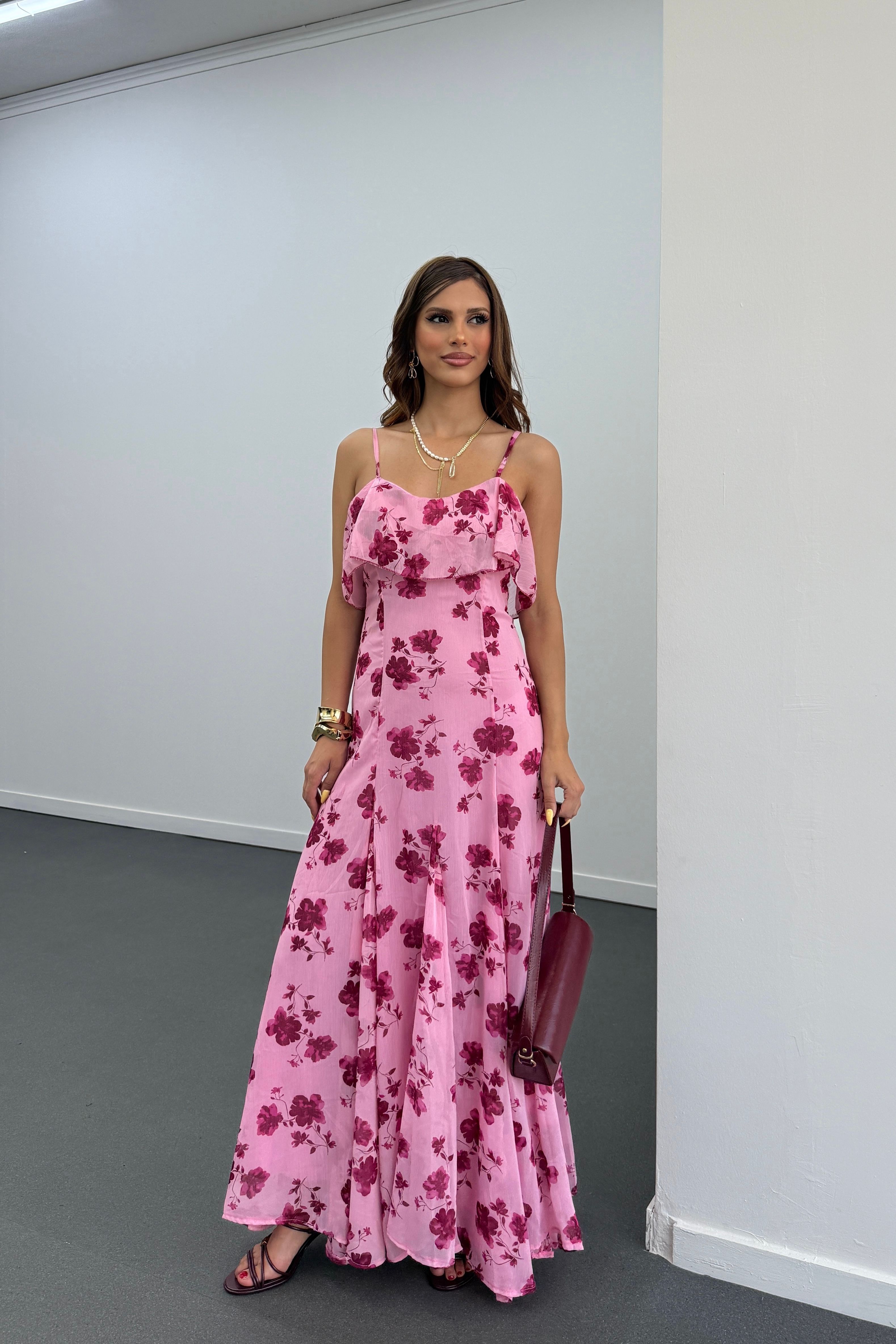 Amire Pembe Çiçek Desenli Askılı Maxi Elbise