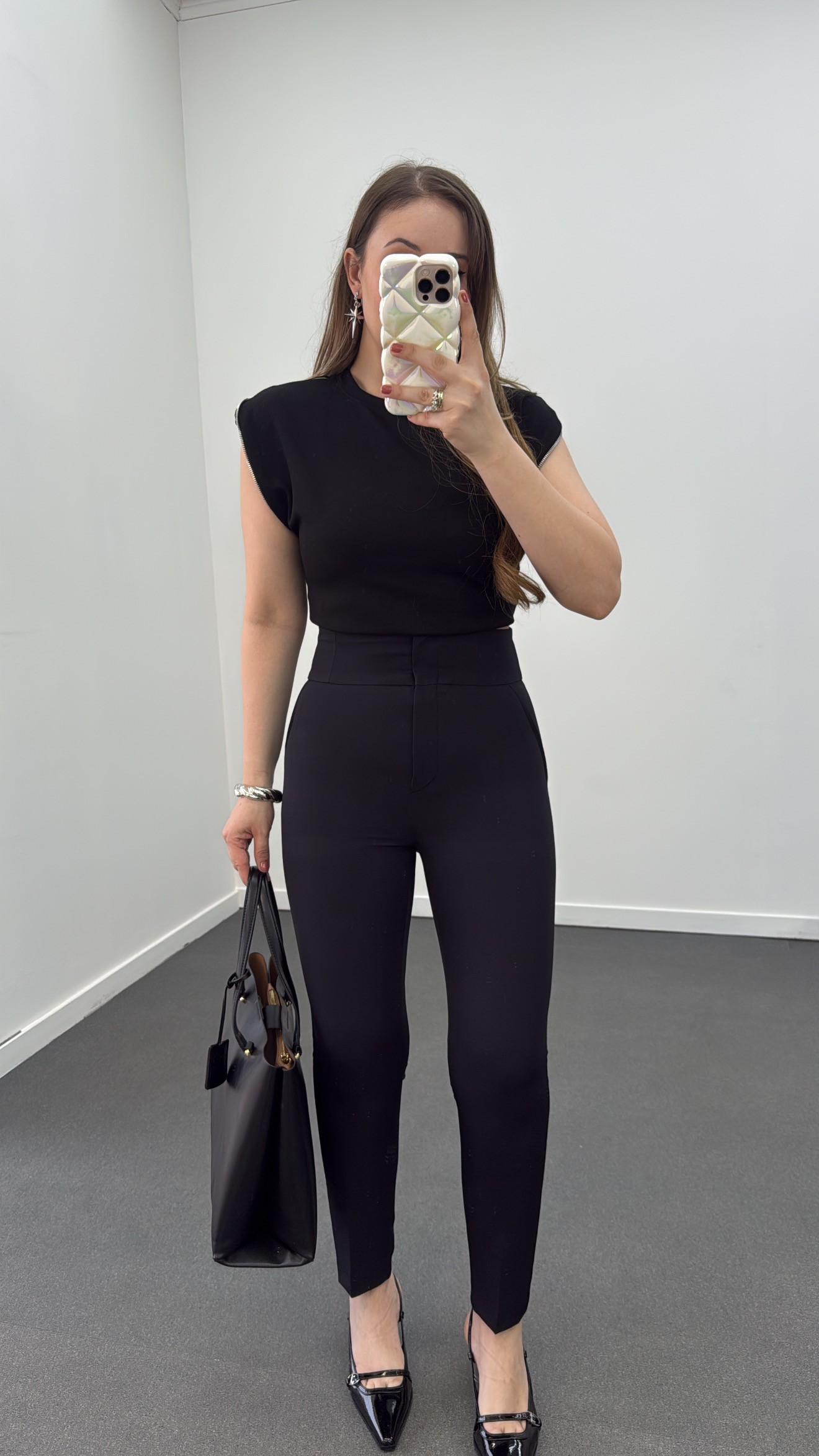 Pantaloni subțiri din material negru cu talie super înaltă Hester