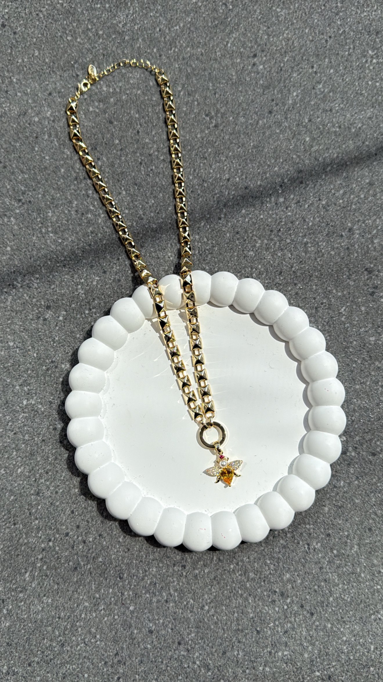 Bee Gold Taşlı Kolye
