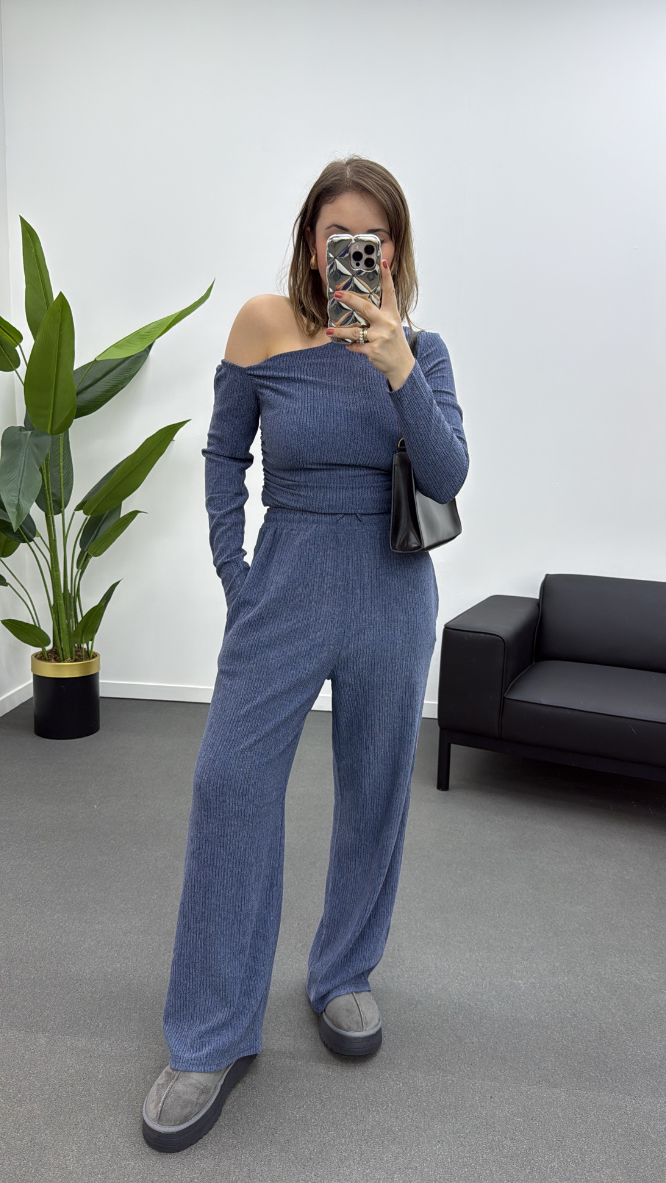 Set de pantaloni cu bluză cu umăr dezactivat din țesătură Lycra Premium Nom bleumarin