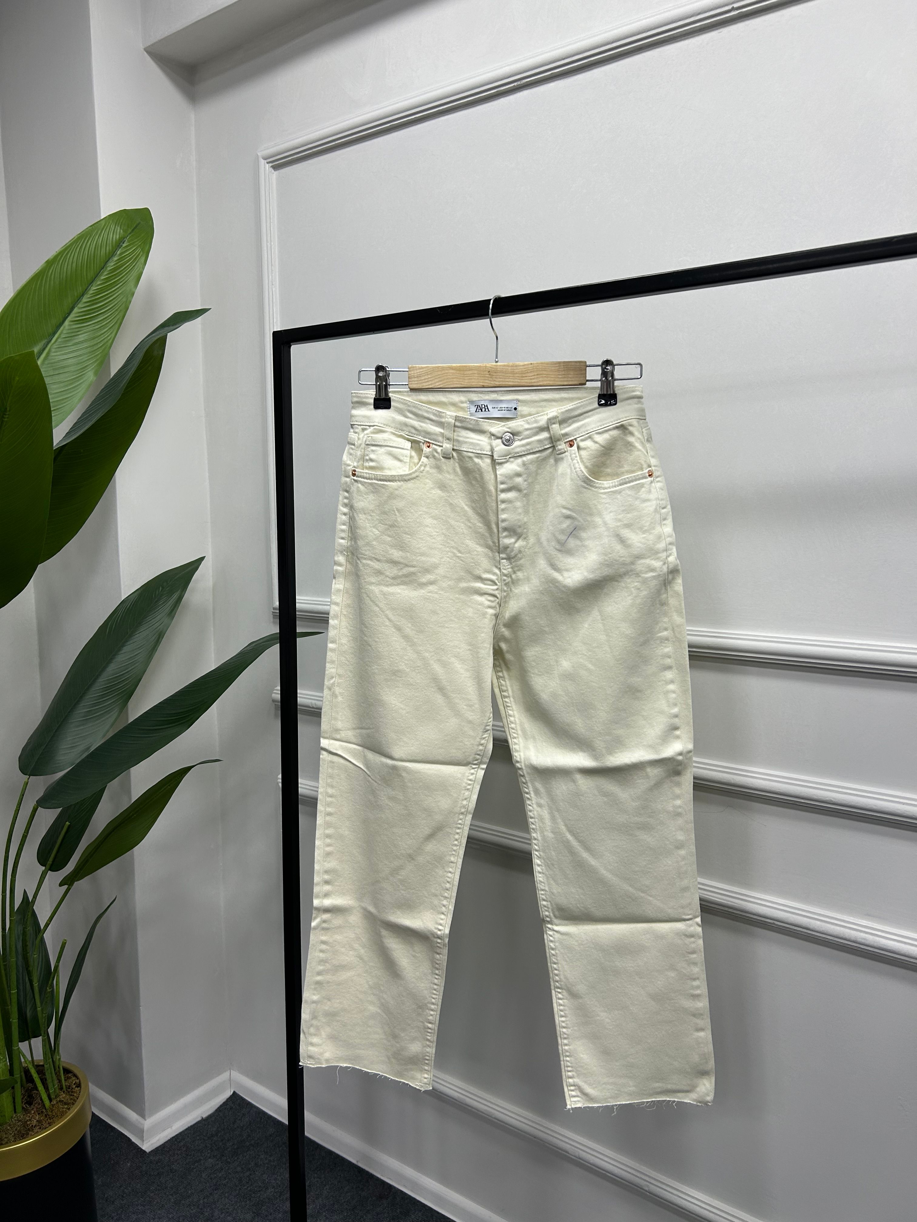 ZR Ekru Kesik Paça Jean DFL 