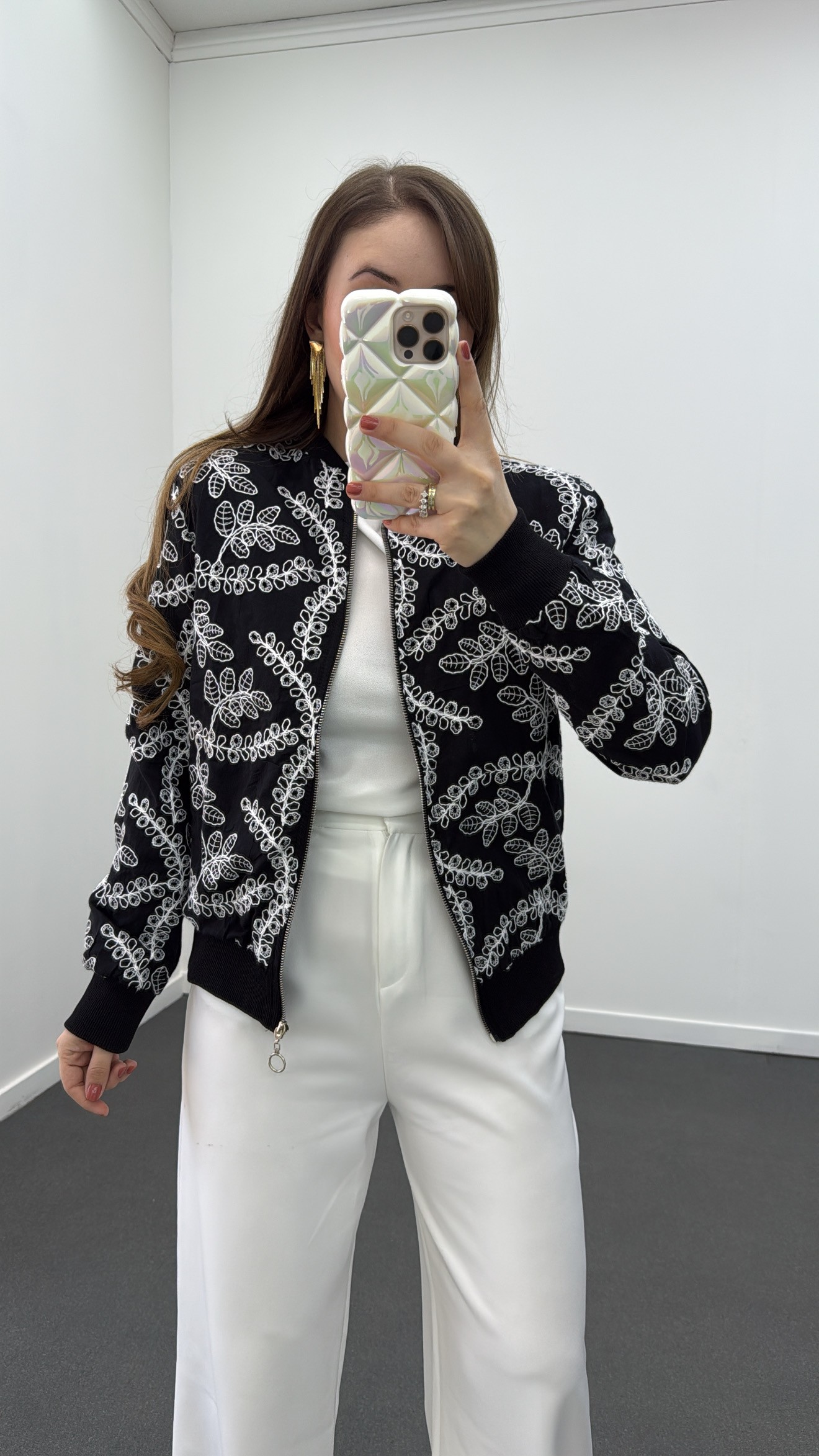 Jacheta Bomber Brodata Neagra Jou