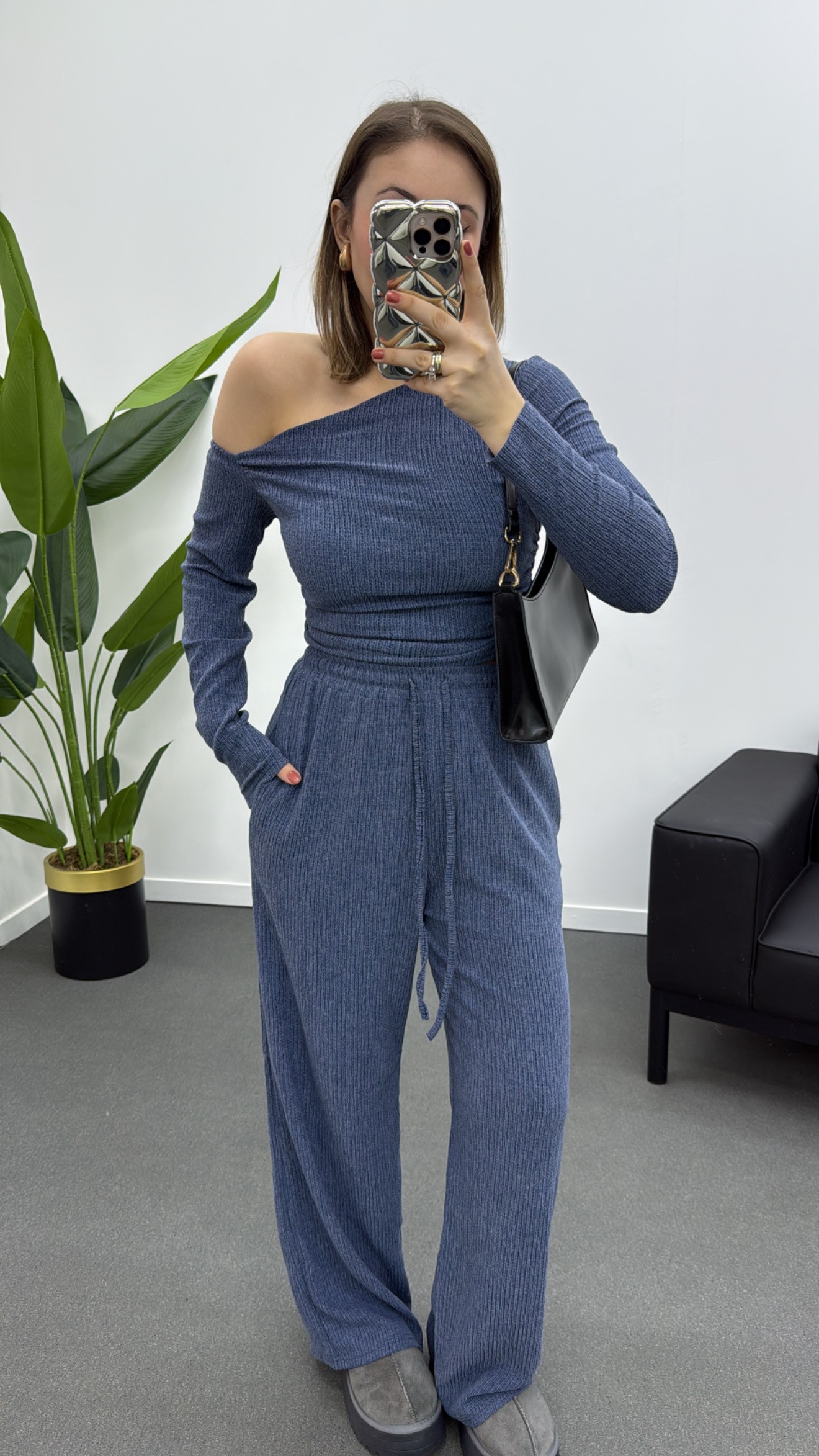 Set de pantaloni cu bluză cu umăr dezactivat din țesătură Lycra Premium Nom bleumarin