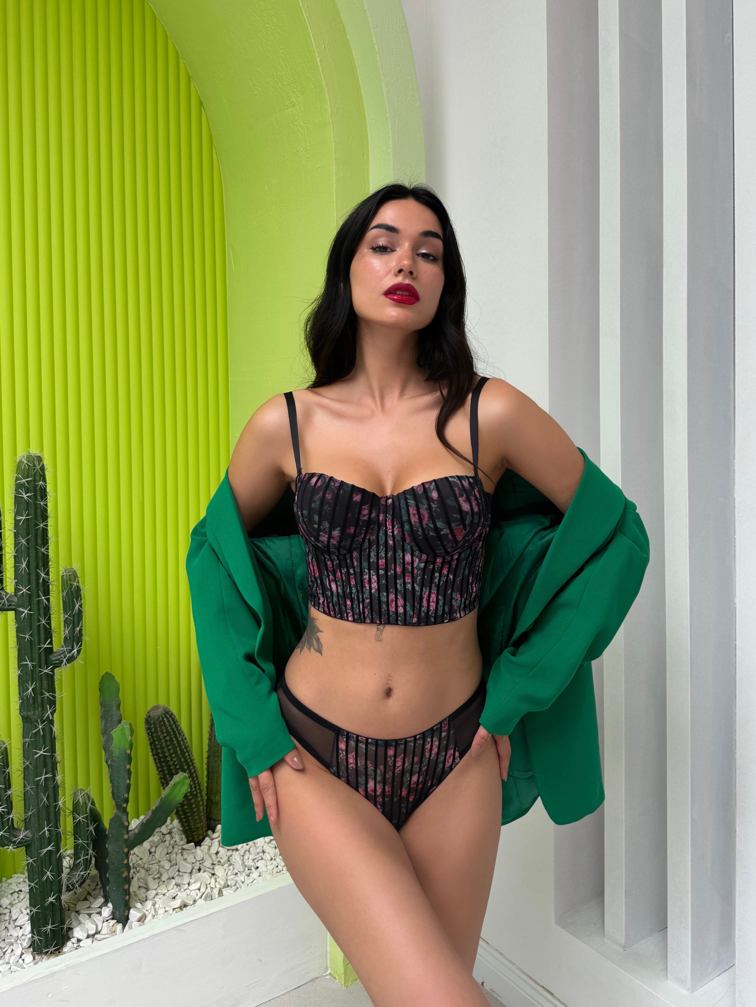 Nadia Siyah Çiçekli Push Up Bralet Takımı