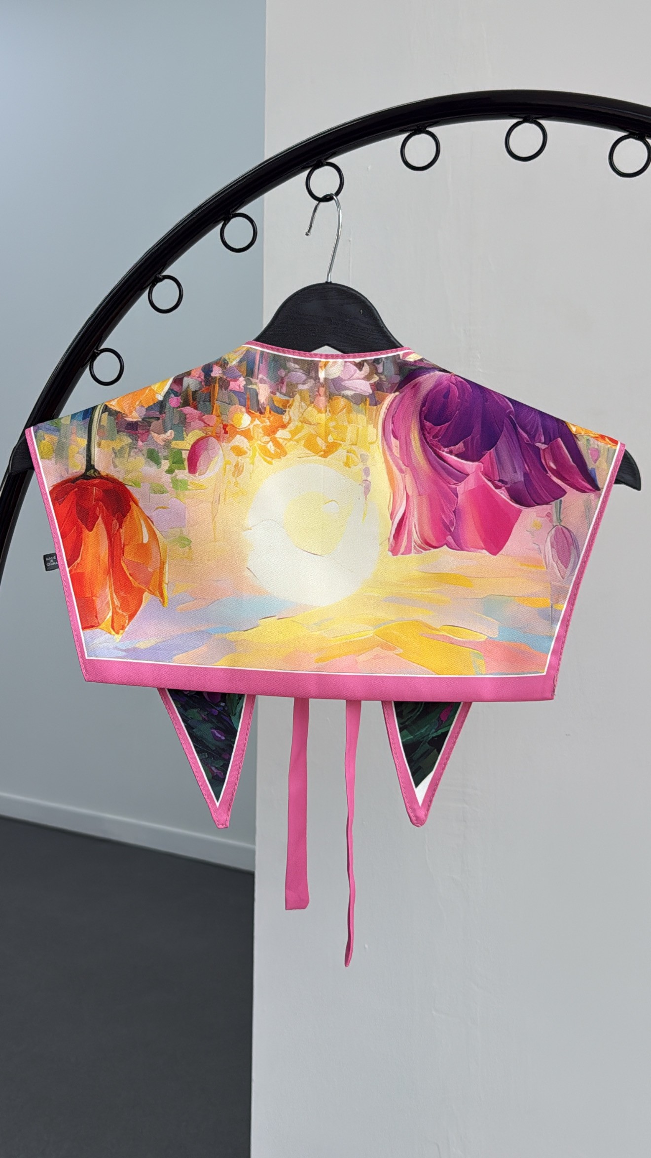 Tiara Pembe Lale Desenli Yaka Fular