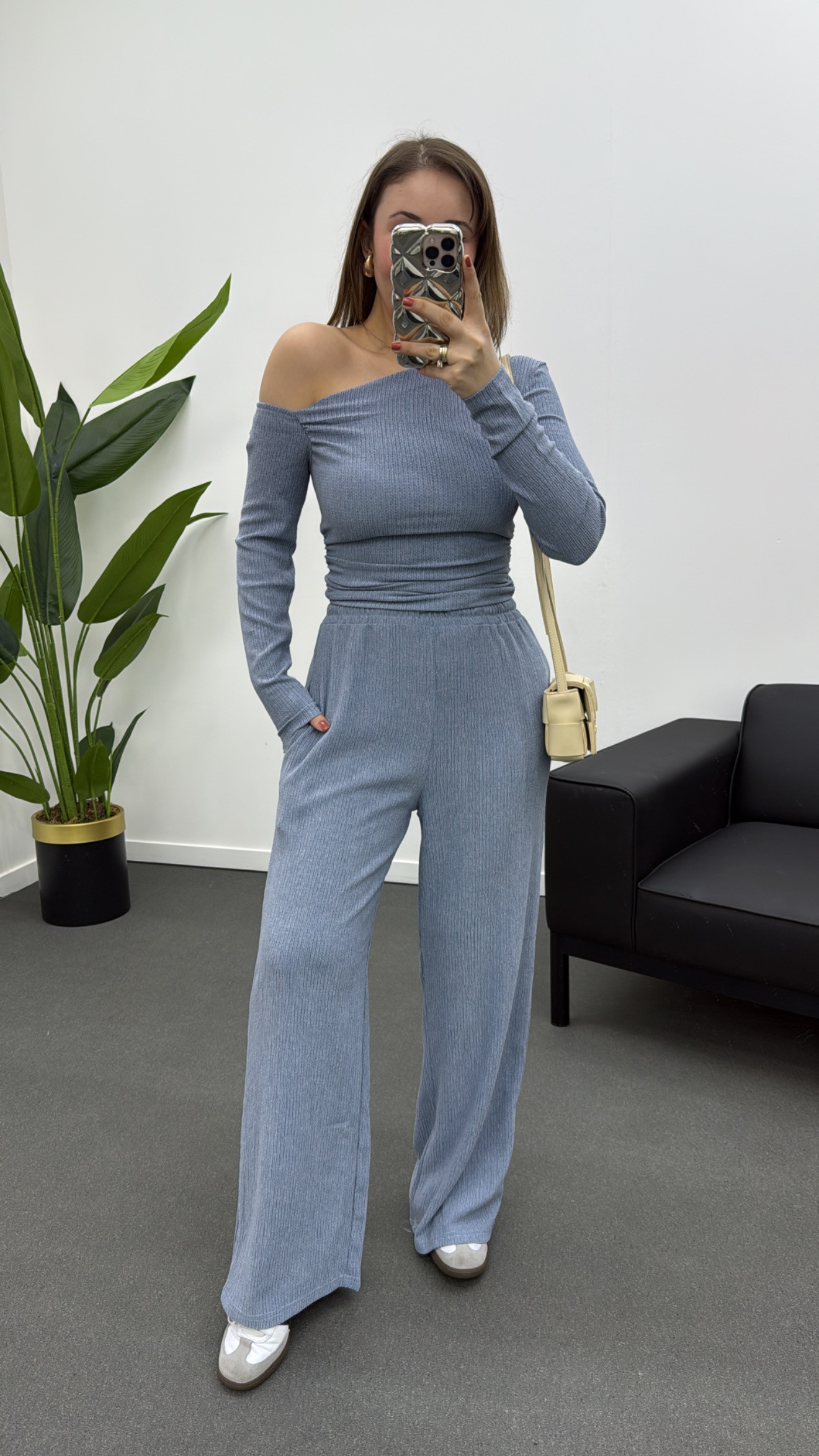 Set bluză și pantaloni Nom Baby Blue din țesătură Lycra Premium cu umeri