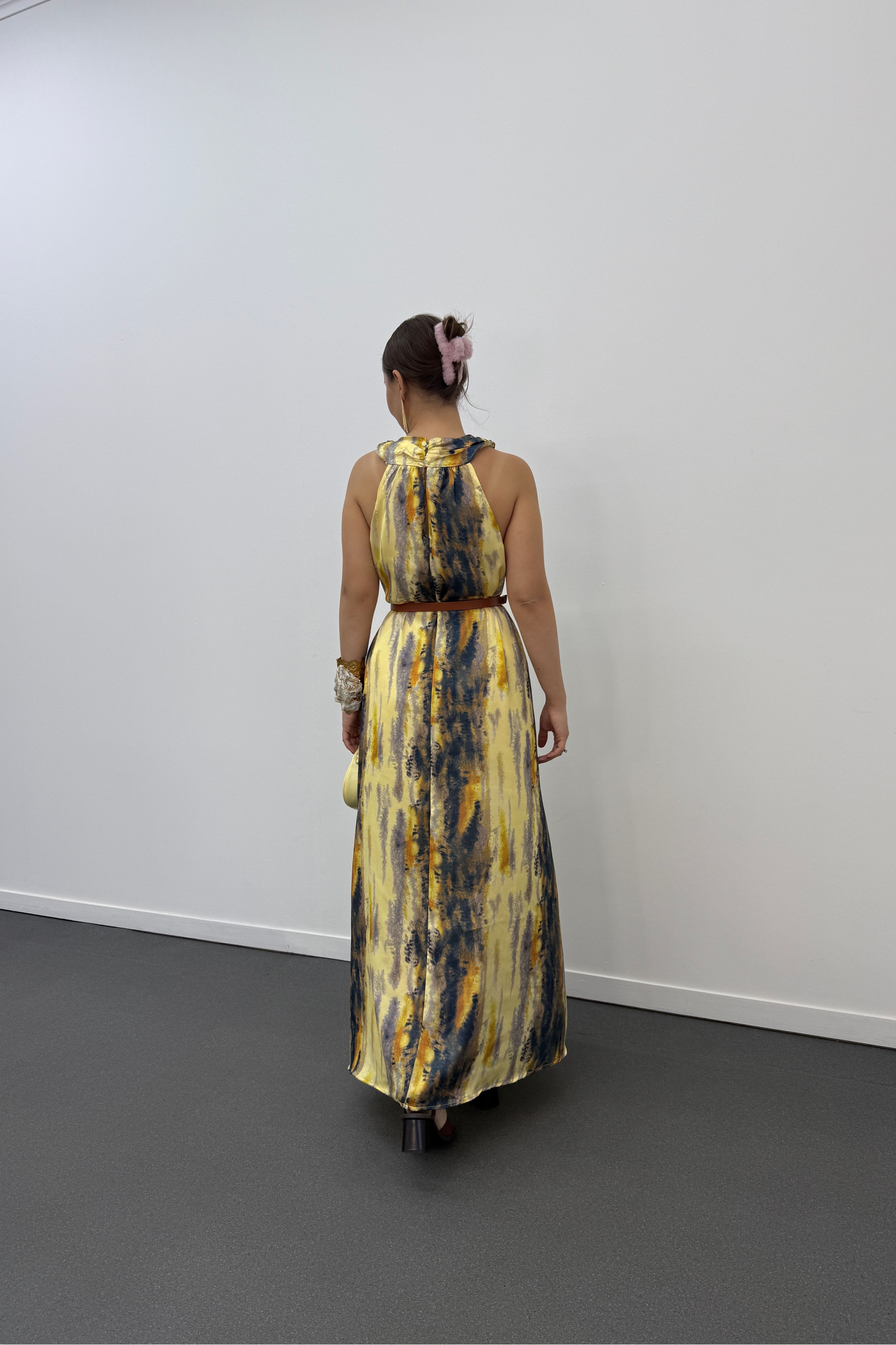 Lityum Sarı Saten Halter Yaka Maxi Elbise