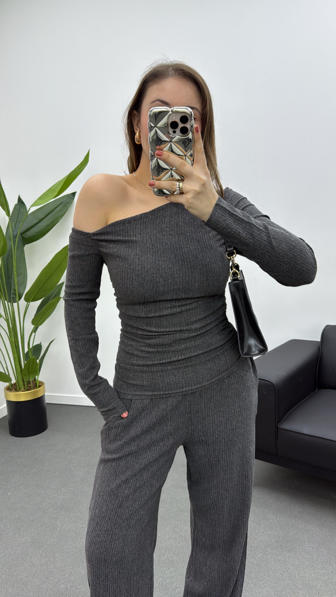 Set de pantaloni cu bluză cu umăr dezactivat din țesătură Lycra Premium Nom Gri