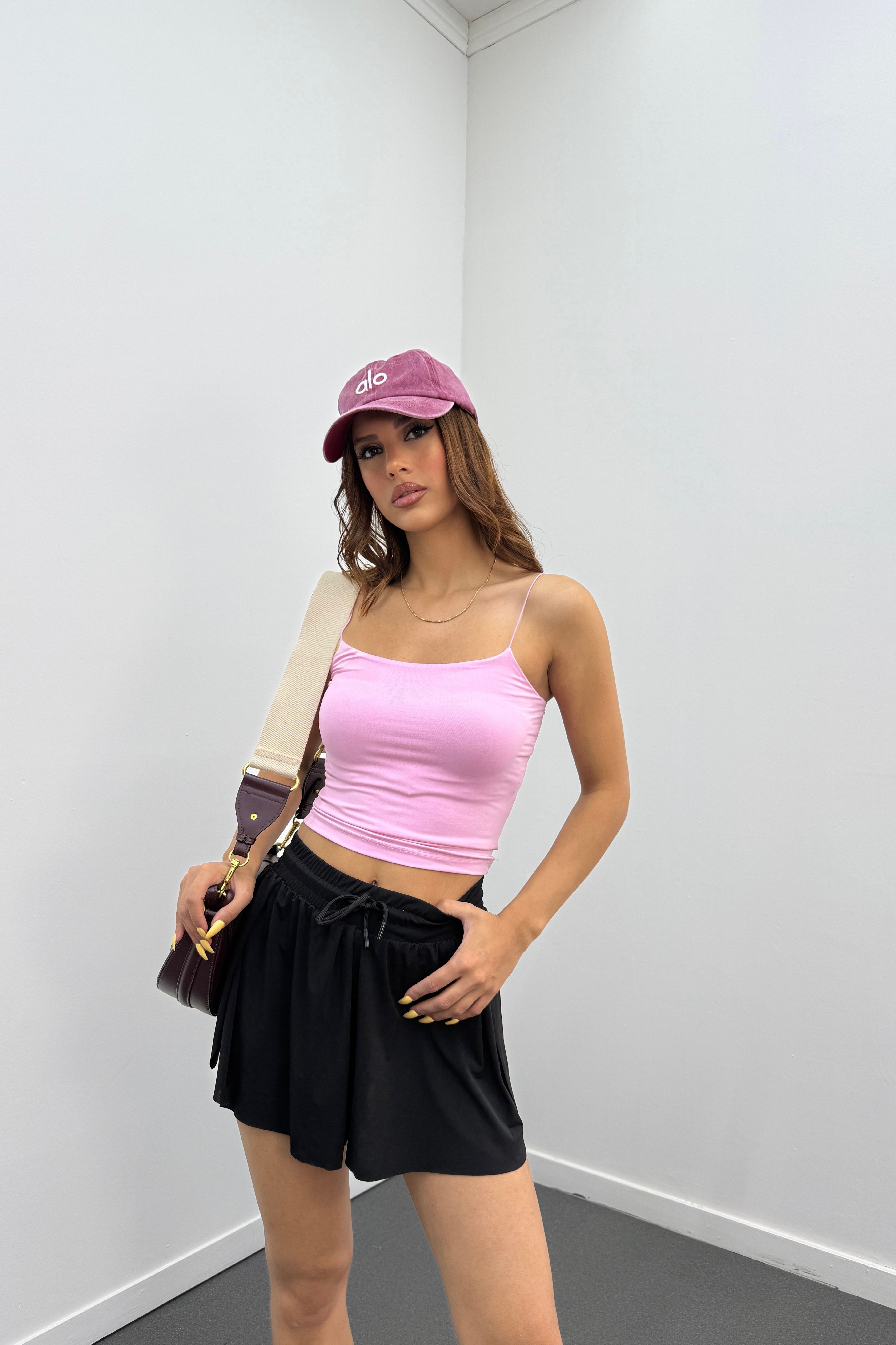 Shirin Pembe Askılı Crop