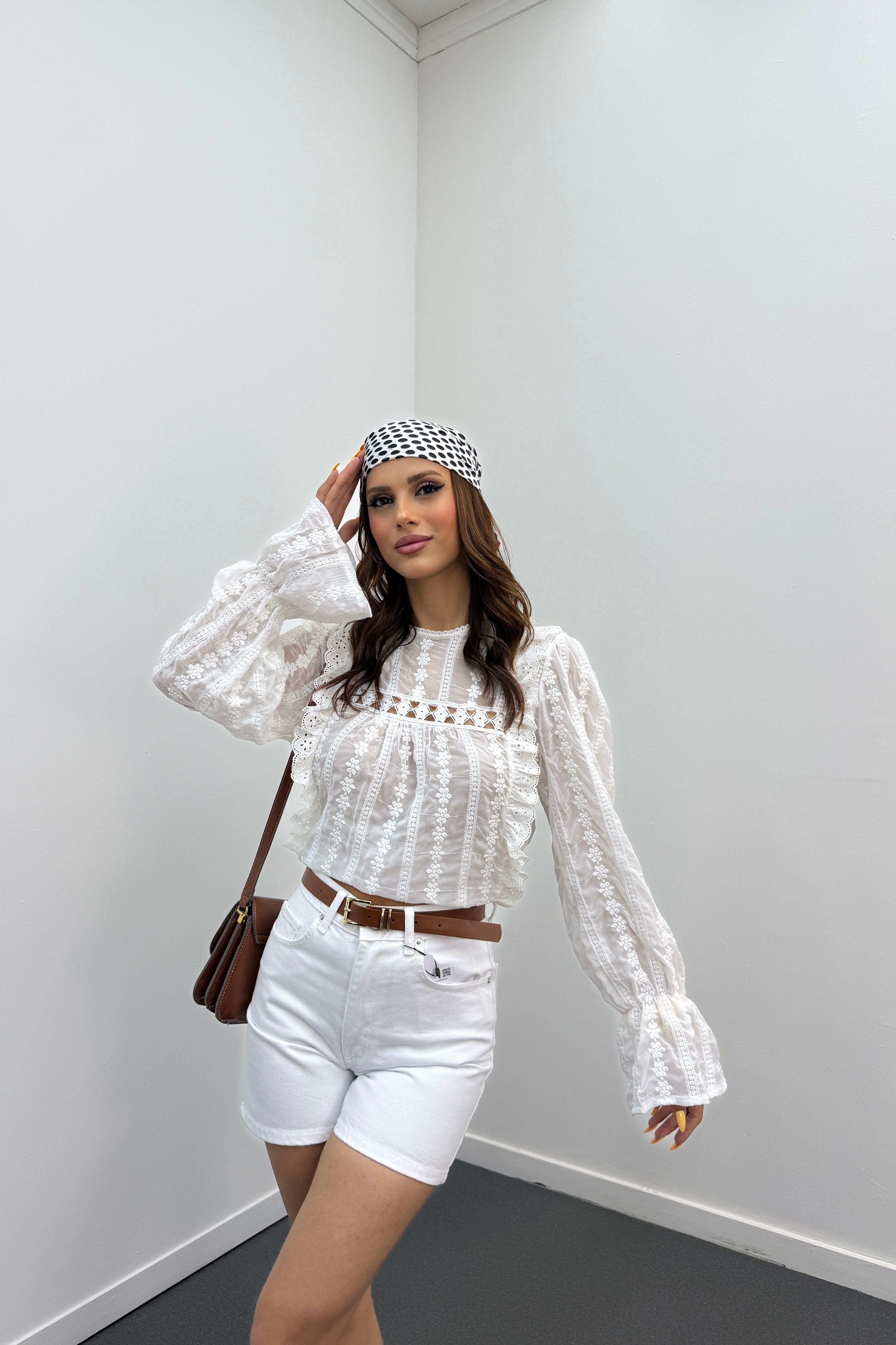 Samira Beyaz Yüksek Bel Kot Şort 