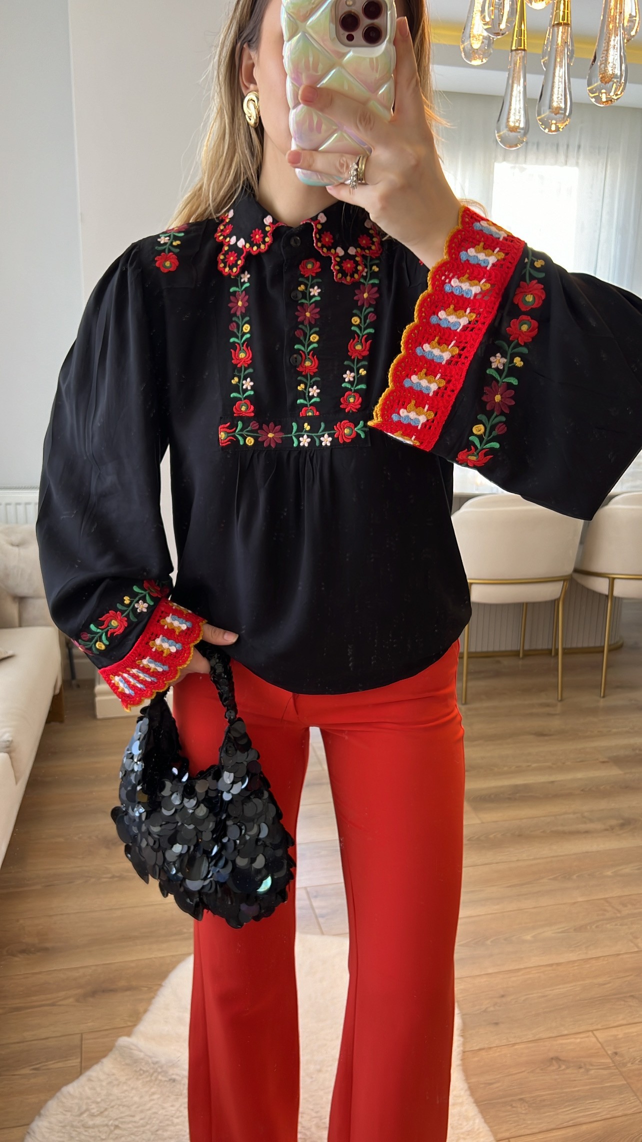 Oslo Siyah Kırmızı Çiçek İşlemeli Nakışlı Tasarım Gömlek