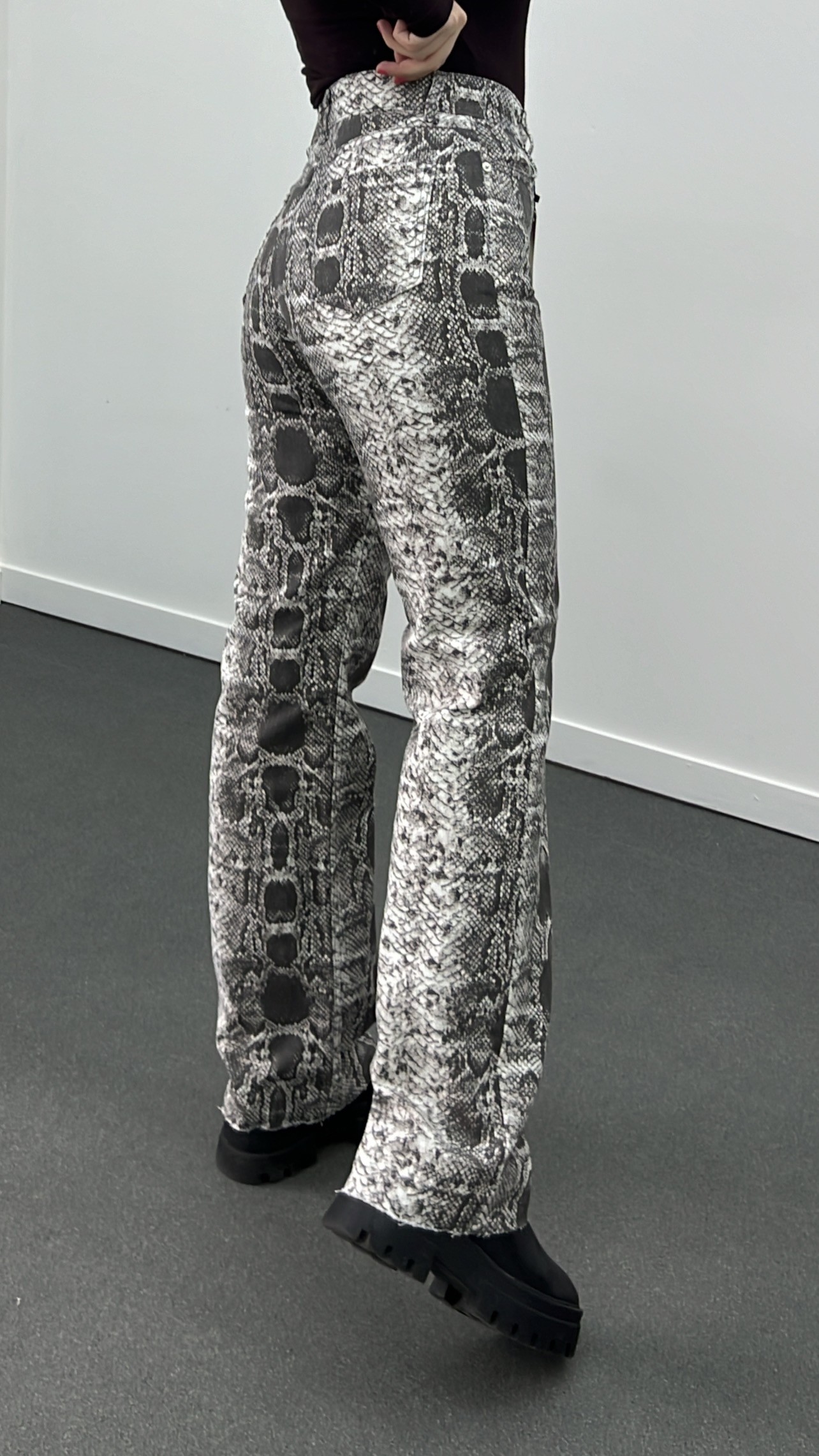 ZR Gri Yılan Desenli Wide Leg Jeans