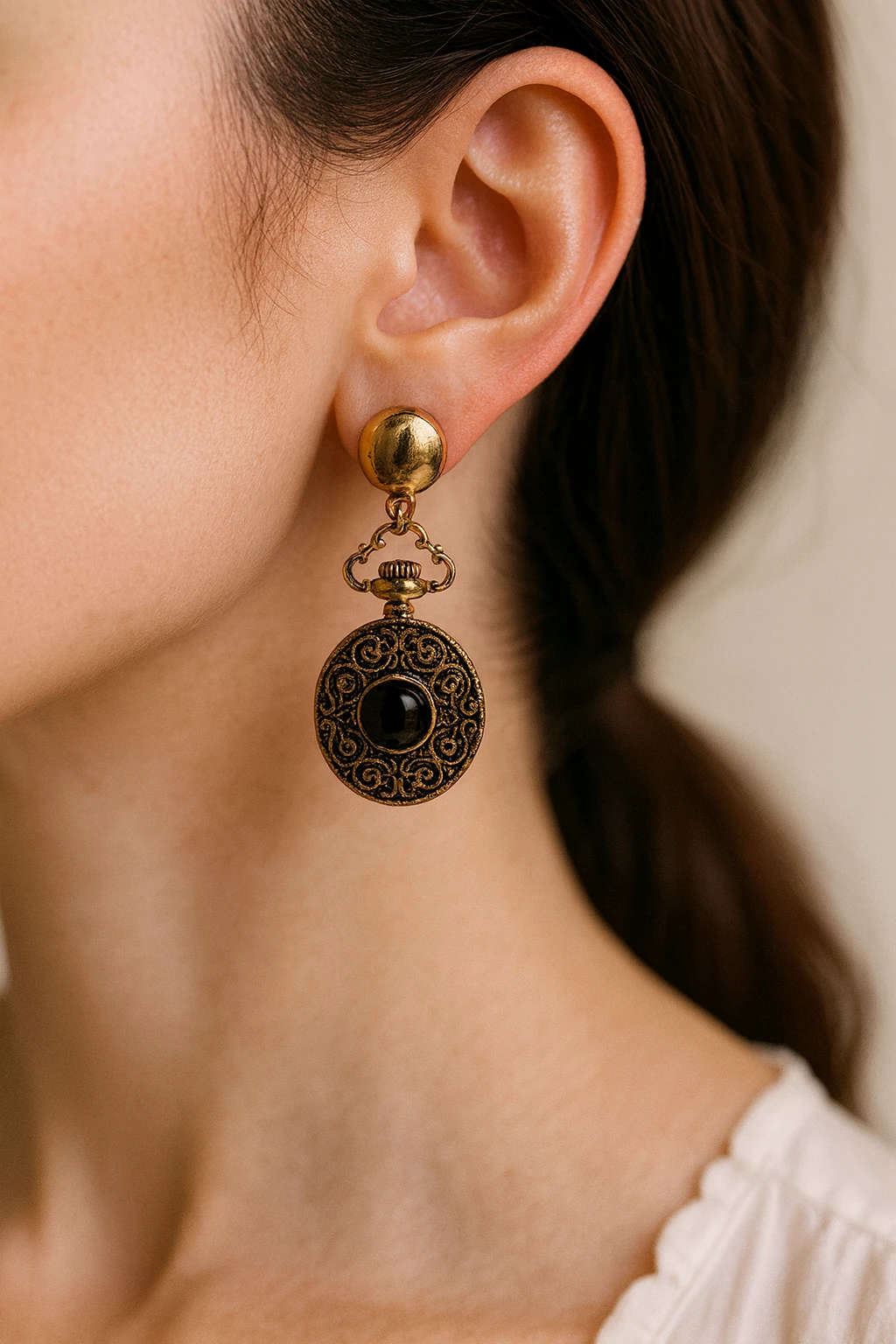 ZR Siyah taşlı vintage küpe