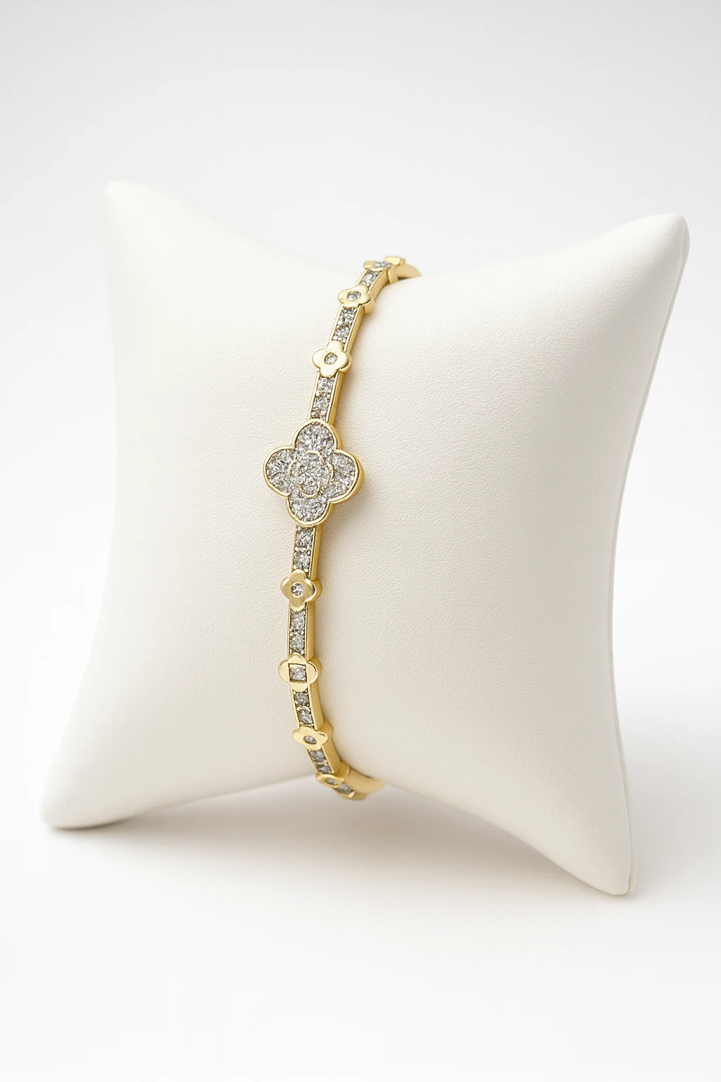 Yonca model bileklik