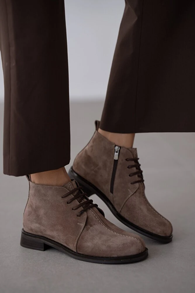 Lazen Hakiki Deri Bağcık Detaylı Kısa Kadın Bot- VİZON SÜET