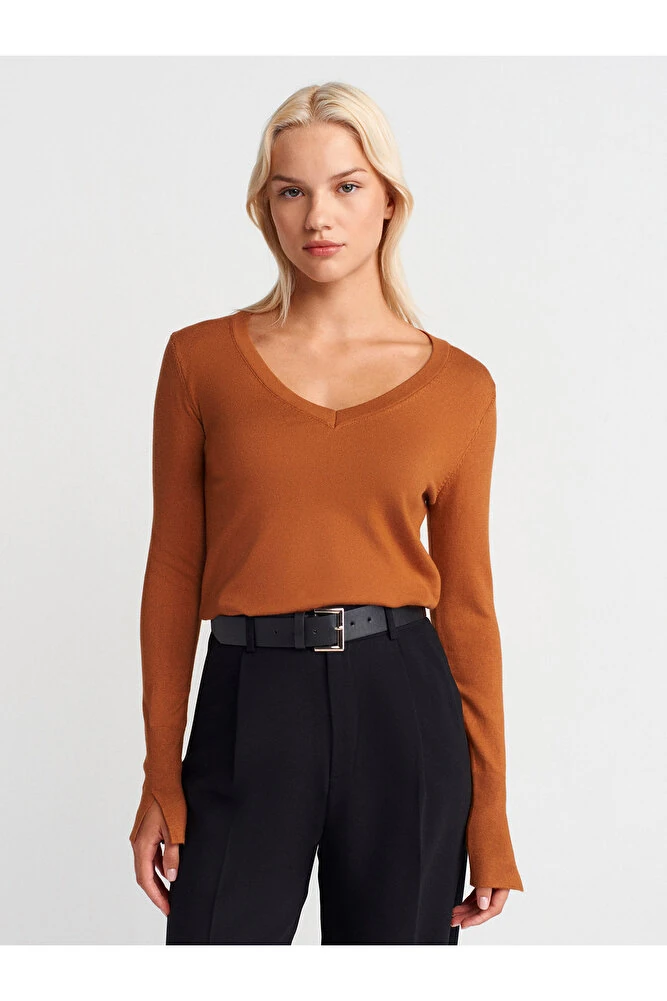 10427 V Yaka Kolu Yırtmaçlı Kazak-K.Zümrüt - Karamel