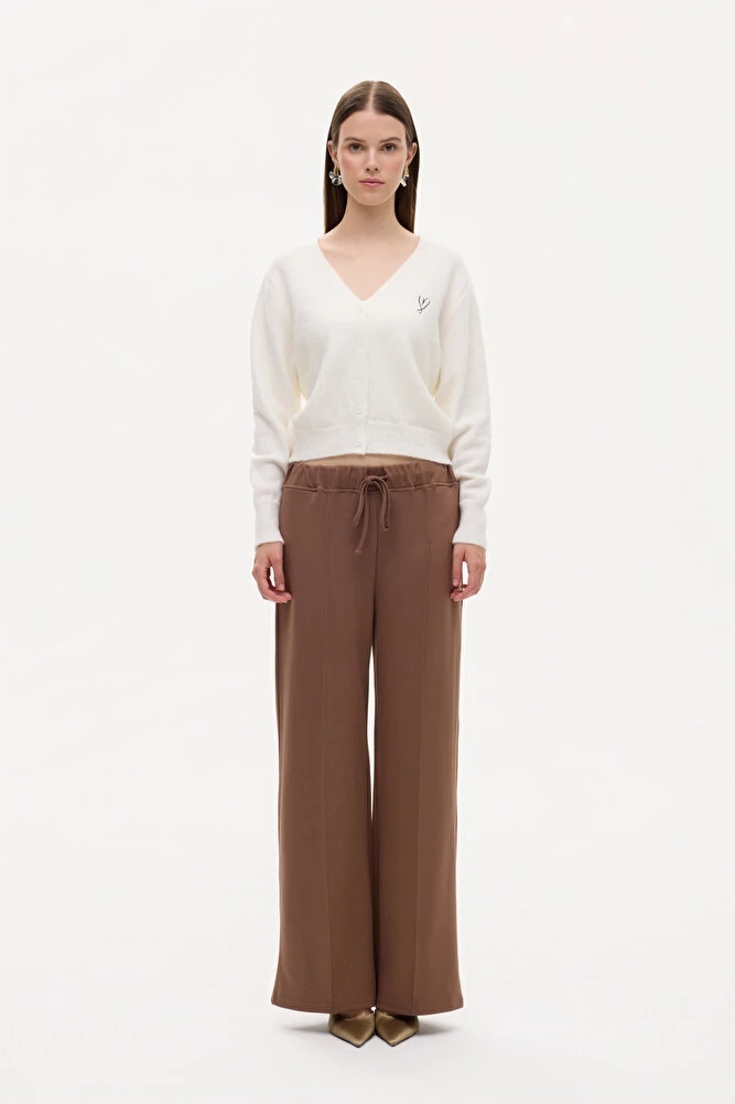 Kalp Nakışlı Düğmeli V Yaka Triko Hırka Bordo