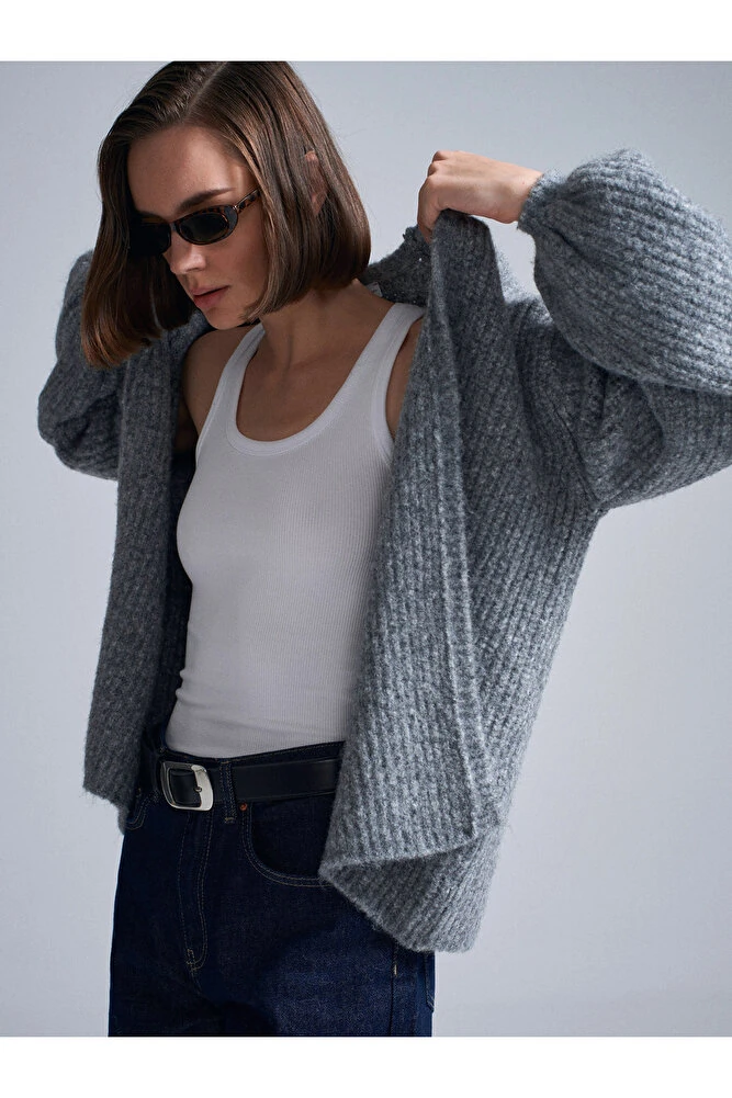 60991 Yumuşak Dokulu Dökümlü Triko Hırka-Füme M.