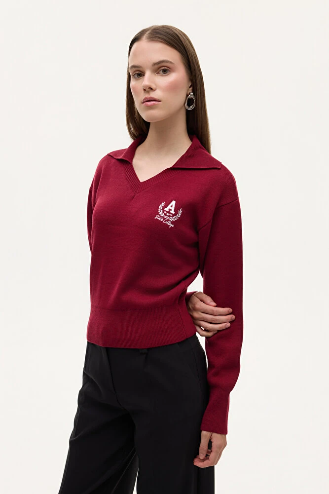 Arma Nakışlı Gömlek Yaka Triko Kazak Ekru - Bordo