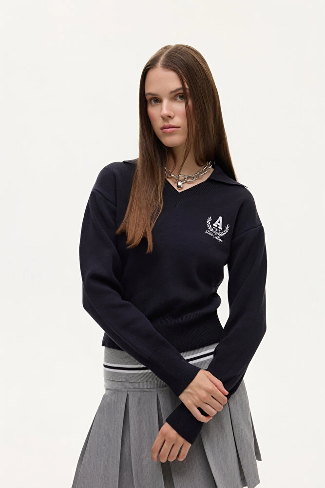 Arma Nakışlı Gömlek Yaka Triko Kazak Ekru - Lacivert