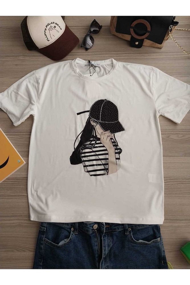 Şapkalı Kız Baskılı 1.Kalite Pamuklu Rahat Kalıp  T-Shirt