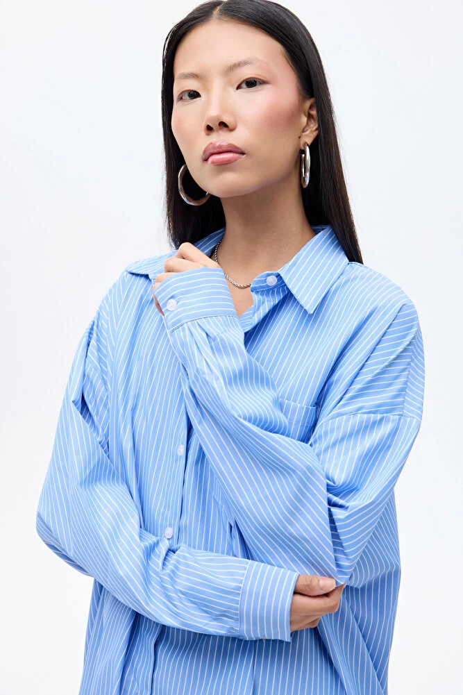 Sırtı Yazı Baskılı Oversize Çizgili Gömlek Mavi