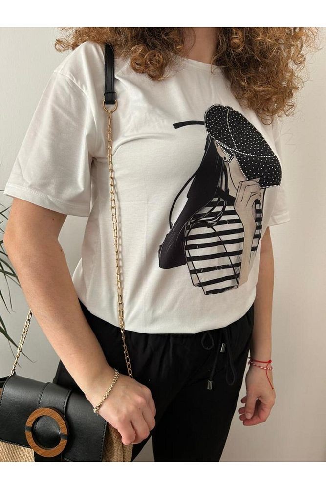Şapkalı Kız Baskılı 1.Kalite Pamuklu Rahat Kalıp  T-Shirt
