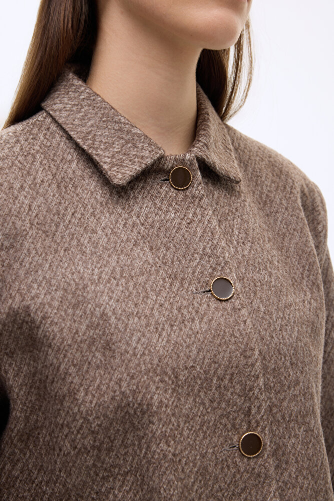 Dokulu Kapak Cepli Düğmeli Ceket Kahverengi