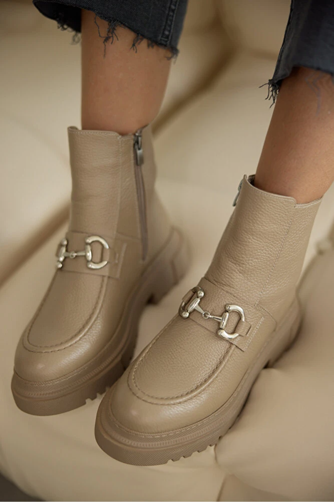 Melodi  Hakiki Deri Önden Toka Detaylı Fermuarlı Bot- BEJ DERİ