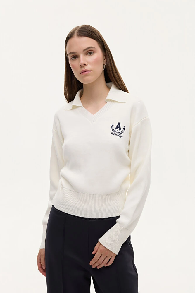 Arma Nakışlı Gömlek Yaka Triko Kazak Ekru - Ekru