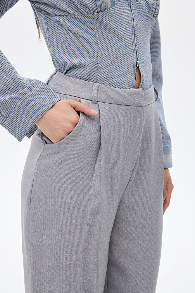 Yüksek Bel Pileli Havuç Pantolon Gri