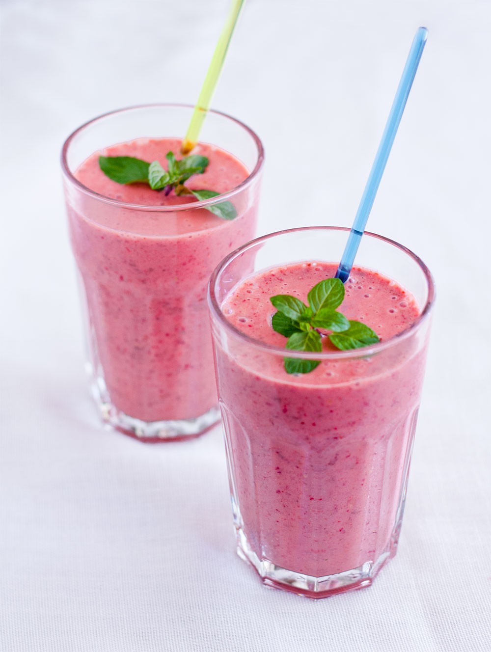 Haftanın Tarifi: Çilekli Süt Reçeli Smoothie