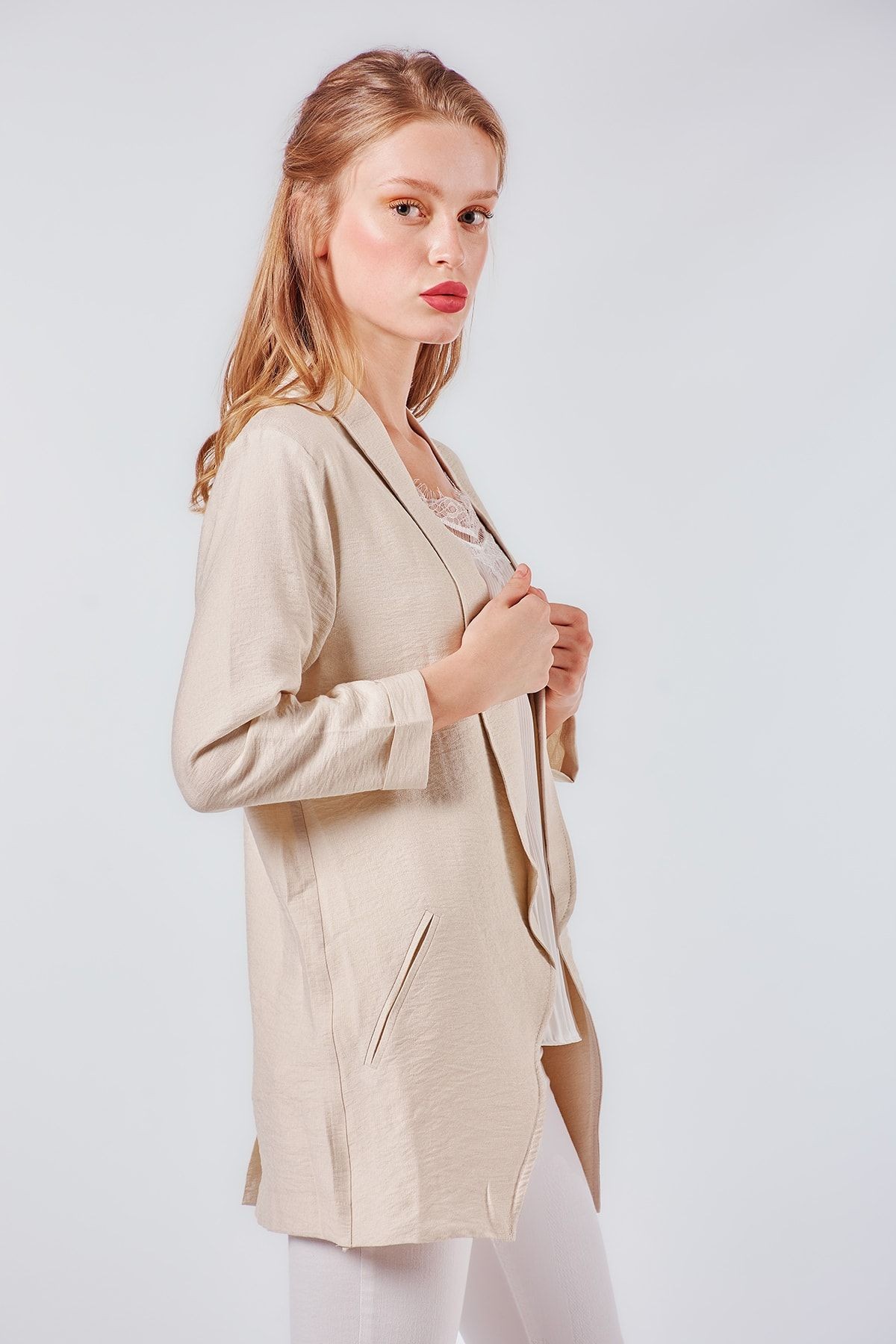 Cep Detaylı Bej Kadın Blazer Ceket