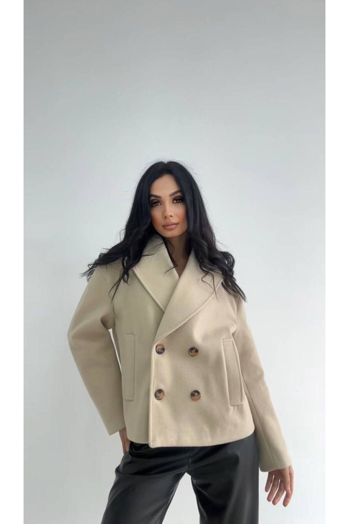 Oversize Düğmeli Astarlı Cepli Kısa Kaban - Bej