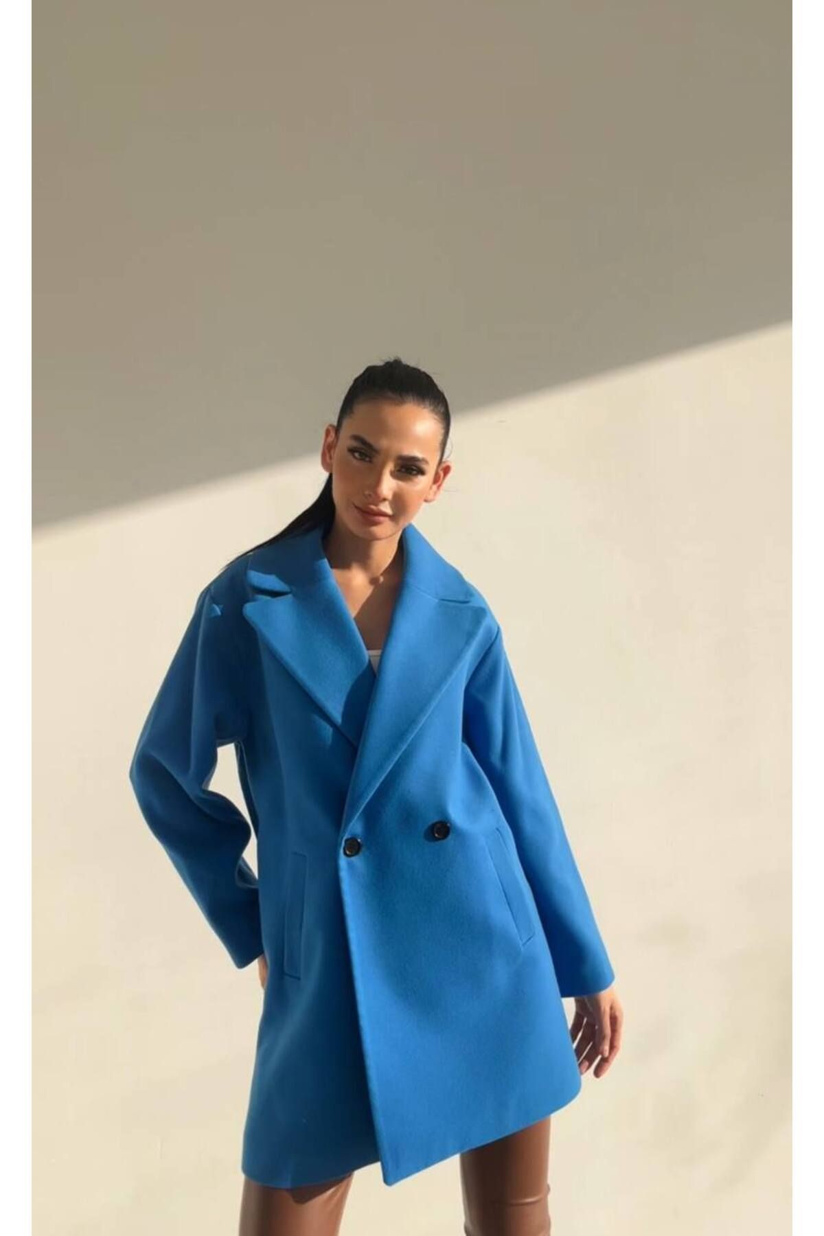 Oversize Geniş Kesim Düğmeli Kısa Kaşe Kaban - Mavi