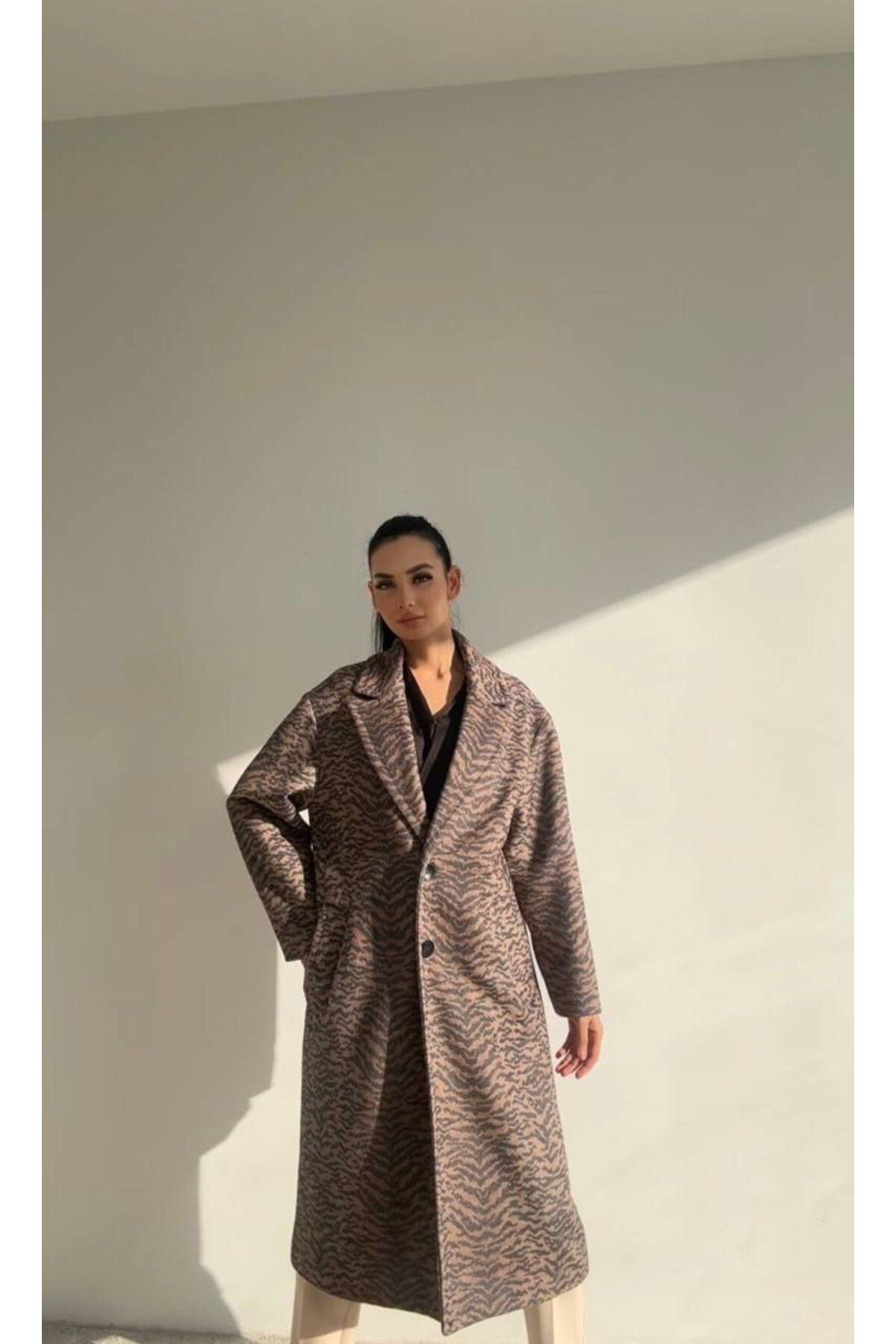 Oversize Düğmeli Astarlı Cepli Kısa Kaban