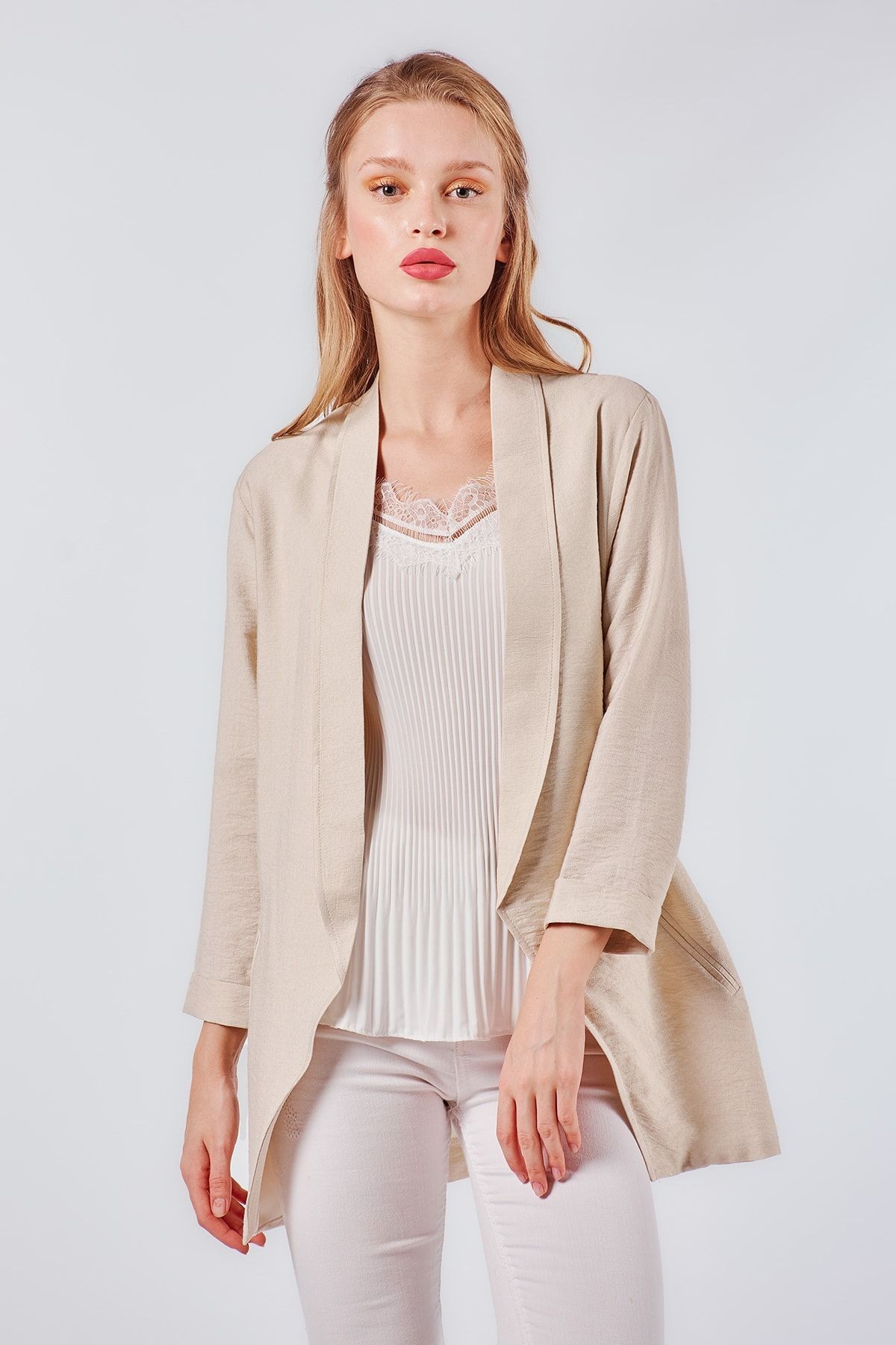 Cep Detaylı Bej Kadın Blazer Ceket