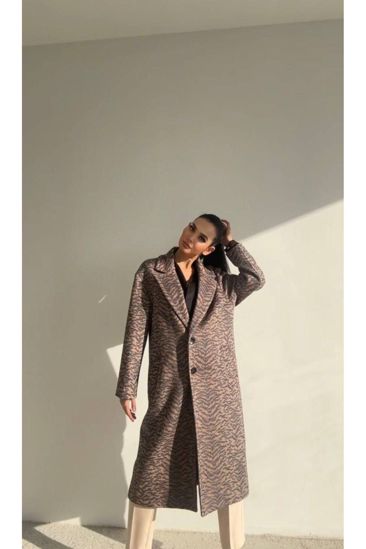 Oversize Düğmeli Astarlı Cepli Kısa Kaban - Desenli