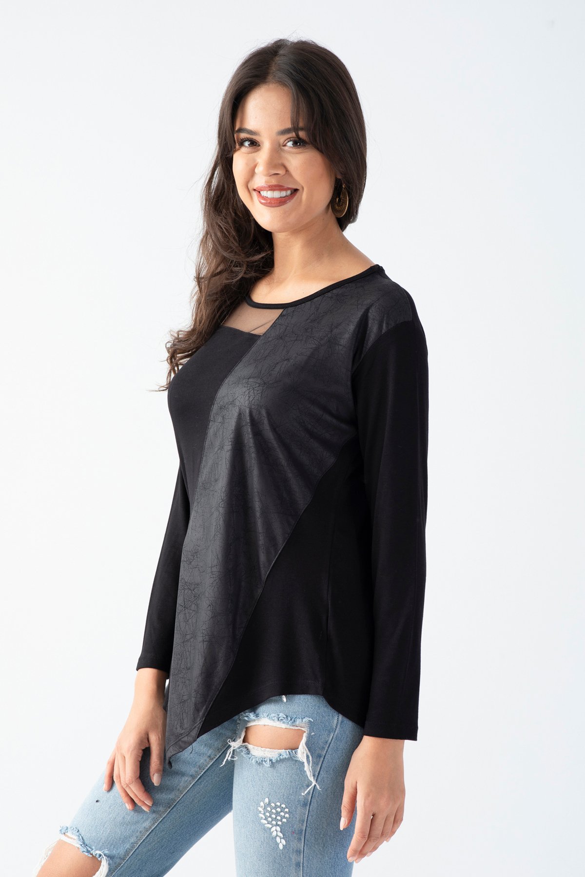 Kadın Siyah Yaksı Tül Detaylı Önü Suni Derili Eteği Aimetrik Bluz