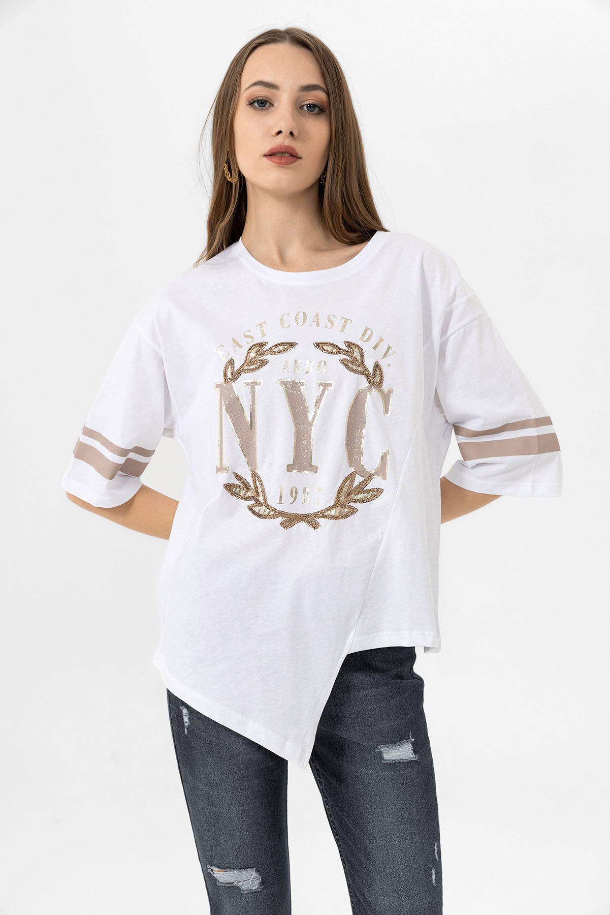 Kadın Eteği Asimetrik Baskılı Oversize T-Shirt - beyaz