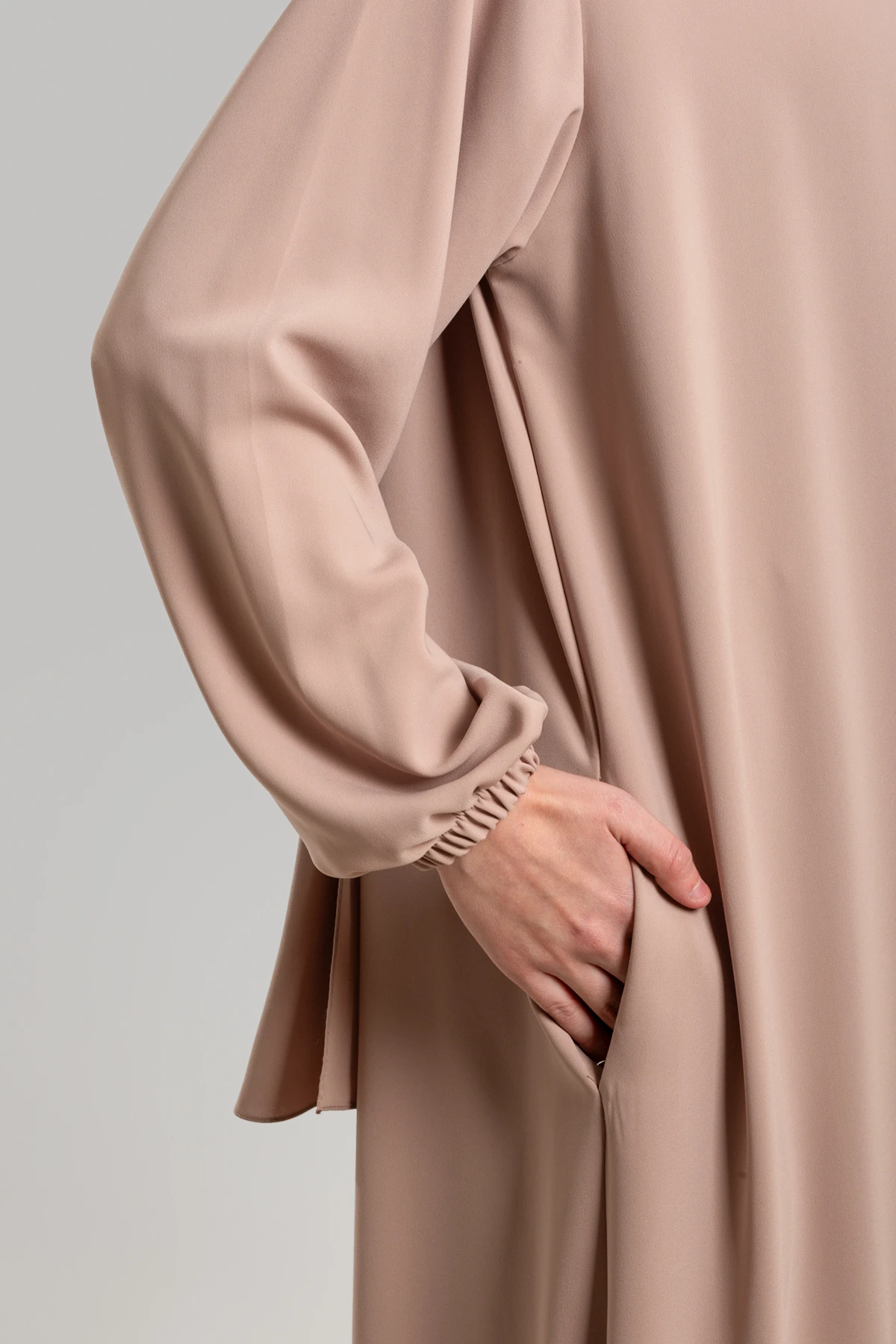 Ecmel Full-Length Zippered Abaya in Stone | Women's Cloth | Emare