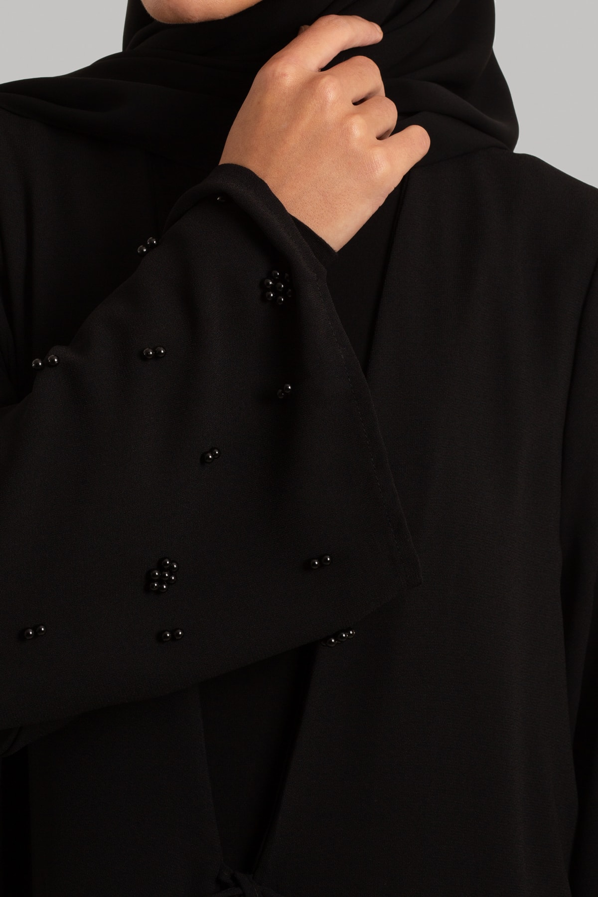 Boncuk Detaylı Abaya