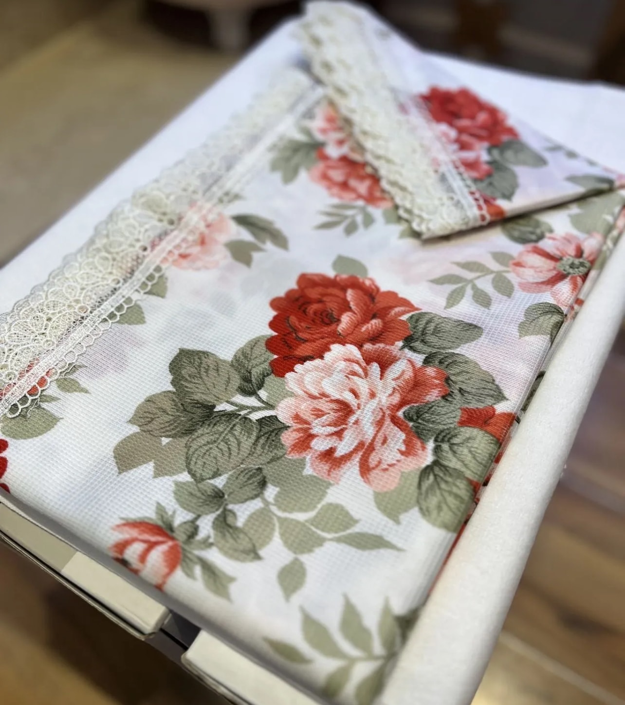 140x150 Raşel Güpürlü Sofra Bezi Turuncu Gül