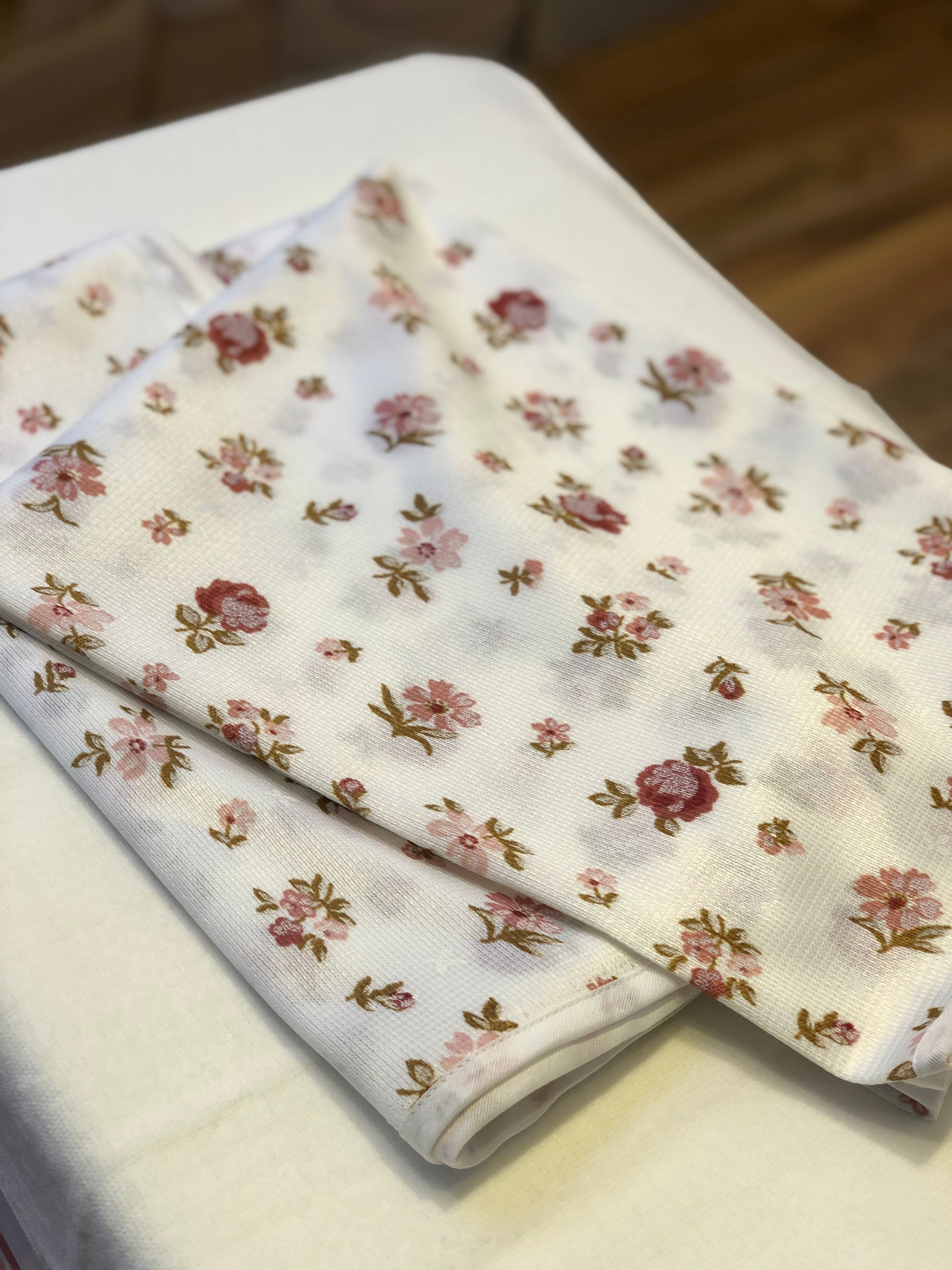 140x140 Raşel Leke Tutmaz Sofra/Masa Örtüsü Pudra Kırçiçeği