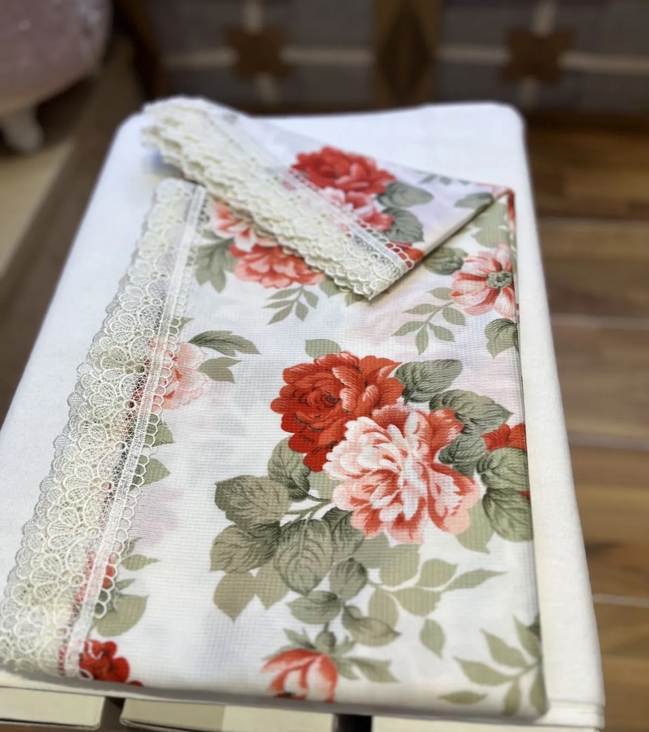 140x150 Raşel Güpürlü Sofra Bezi Turuncu Gül