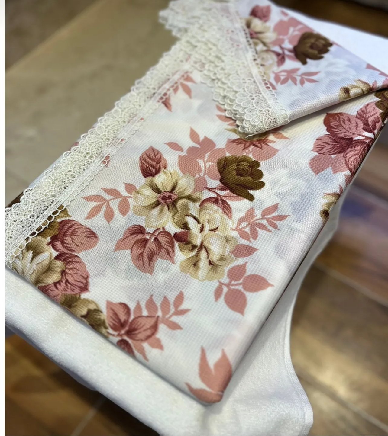 140x150 Raşel Güpürlü Sofra Bezi Pudra Gül