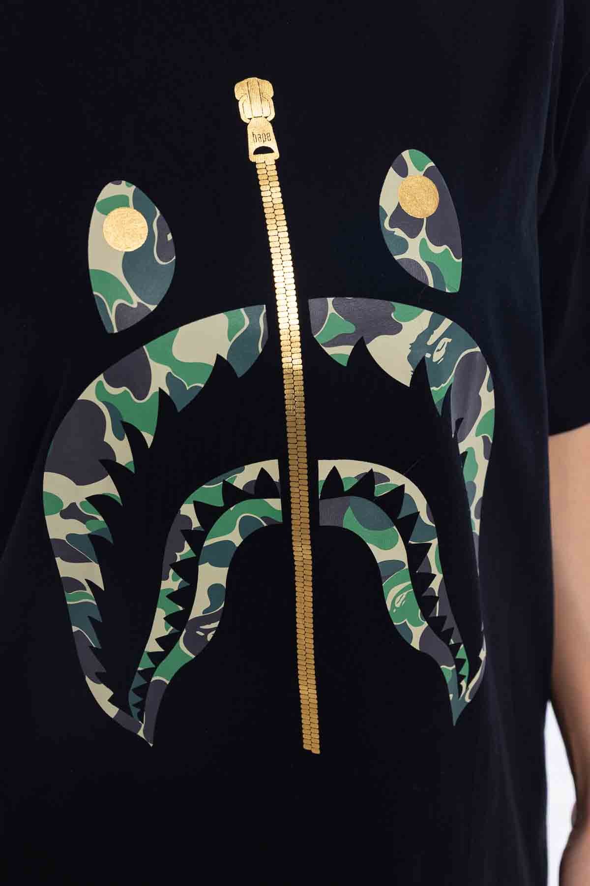 Graphic-Print T-Shirt